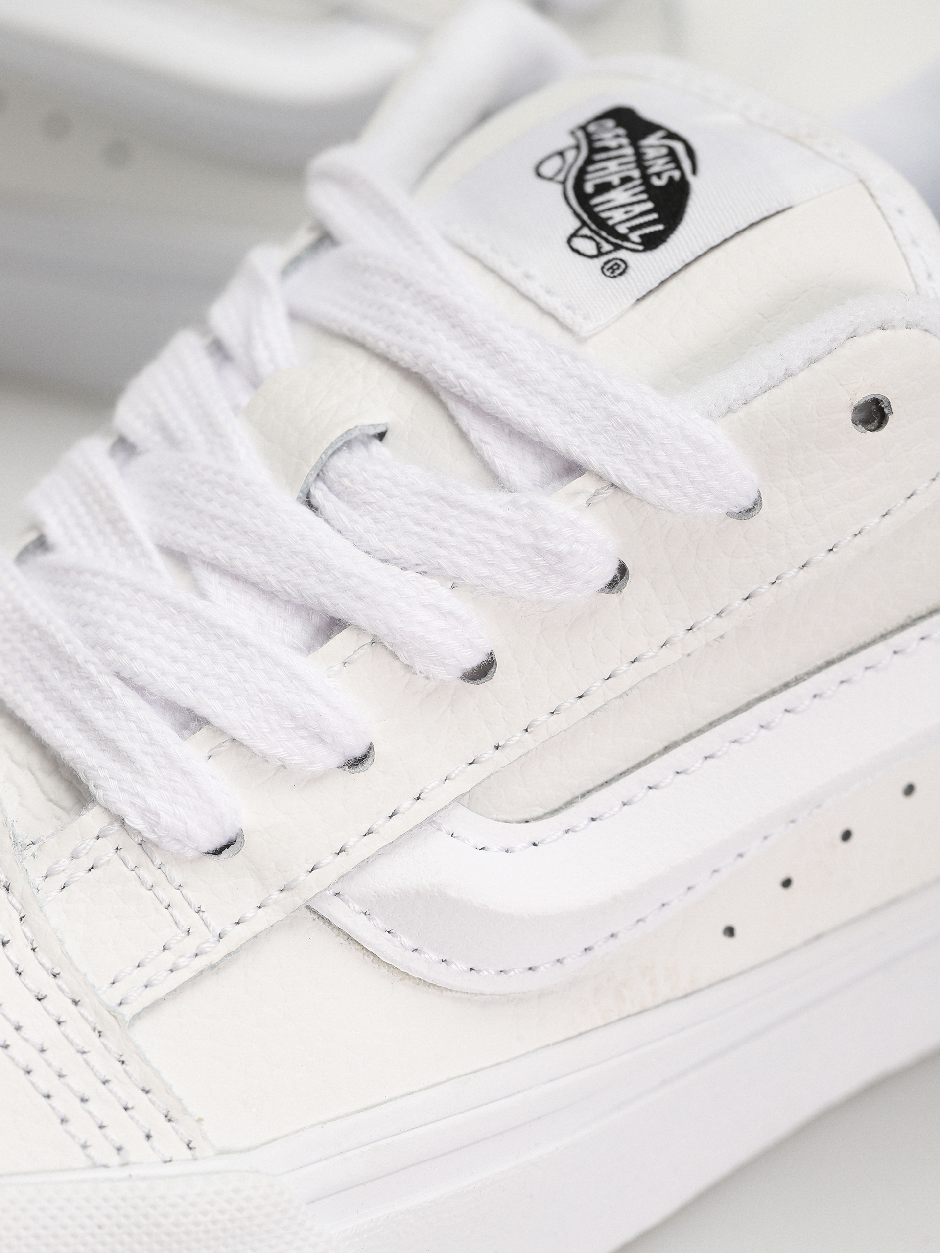 Vans Knu Skool Cipők (leather true white)