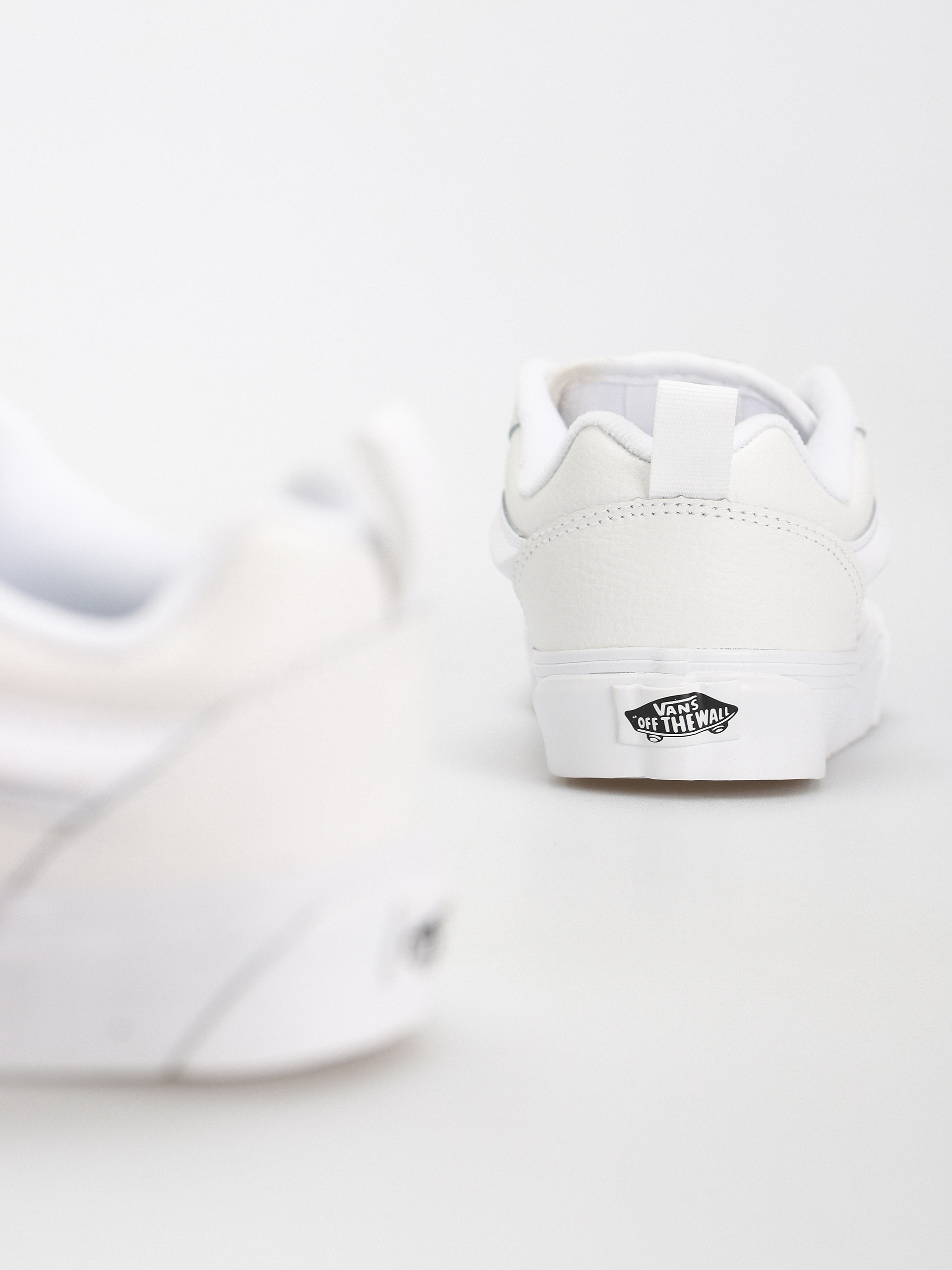 Vans Knu Skool Cipők (leather true white)