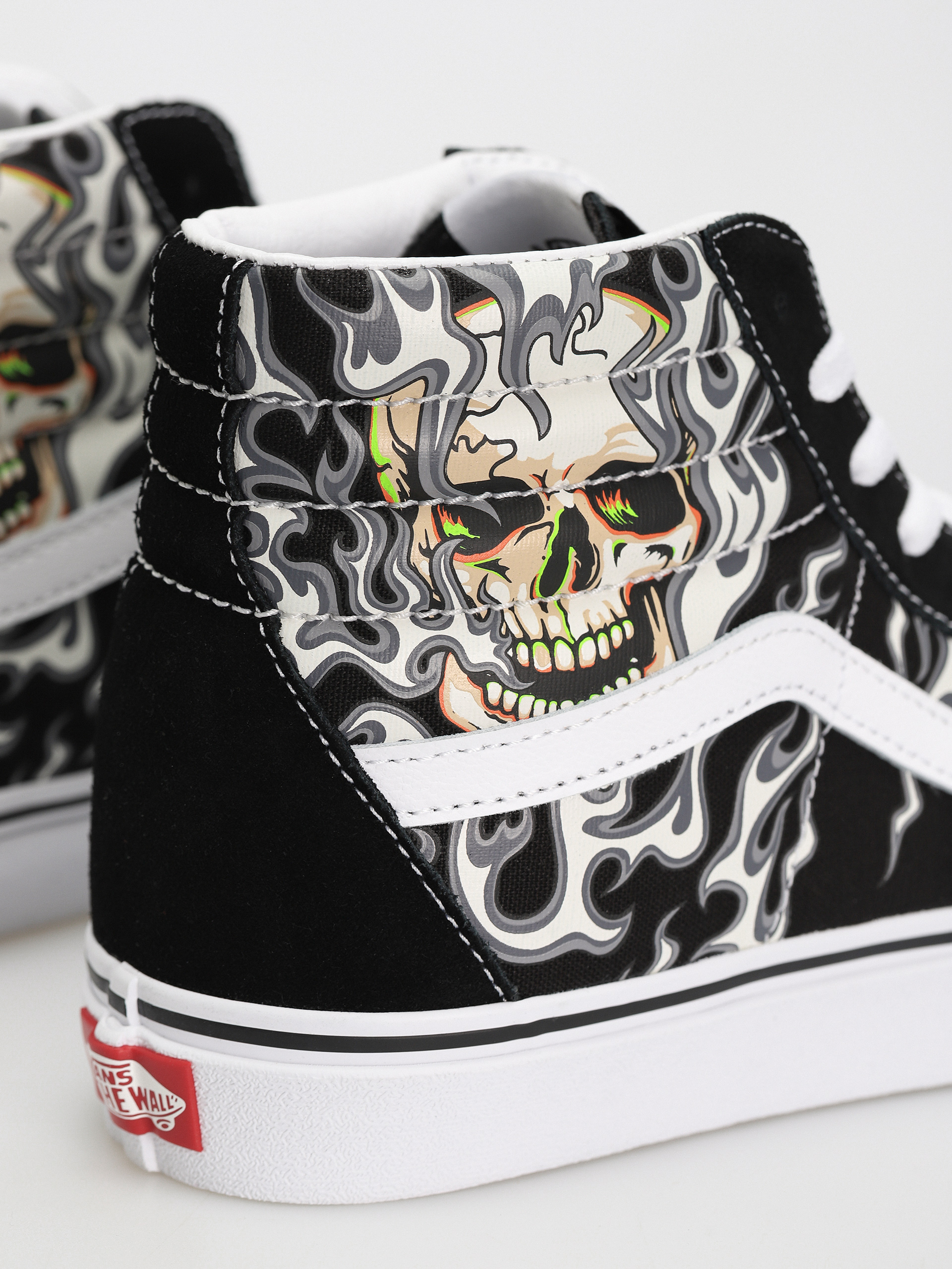 Vans Sk8 Hi Cipők (flame skull black/true white)