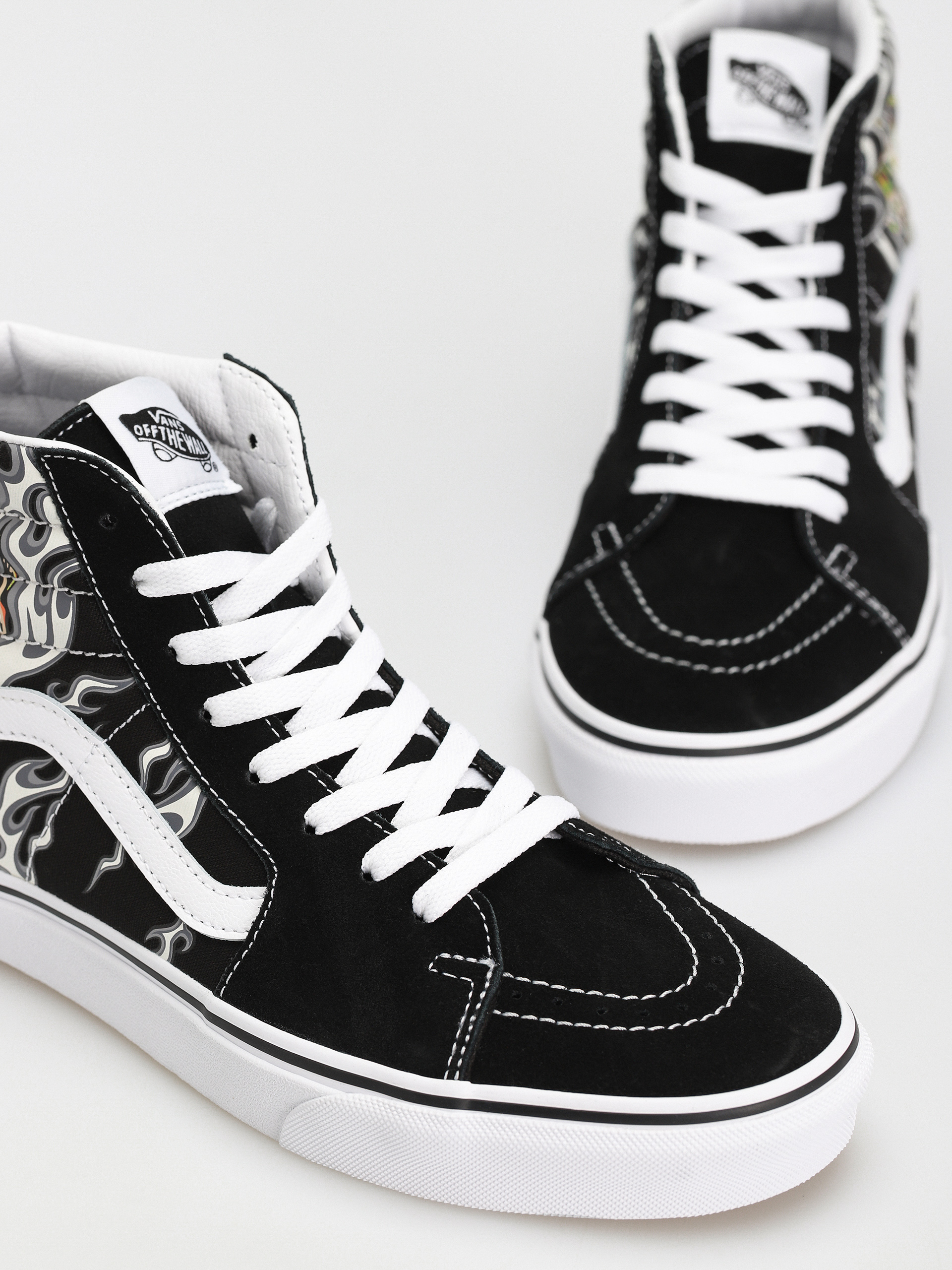 Vans Sk8 Hi Cipők (flame skull black/true white)