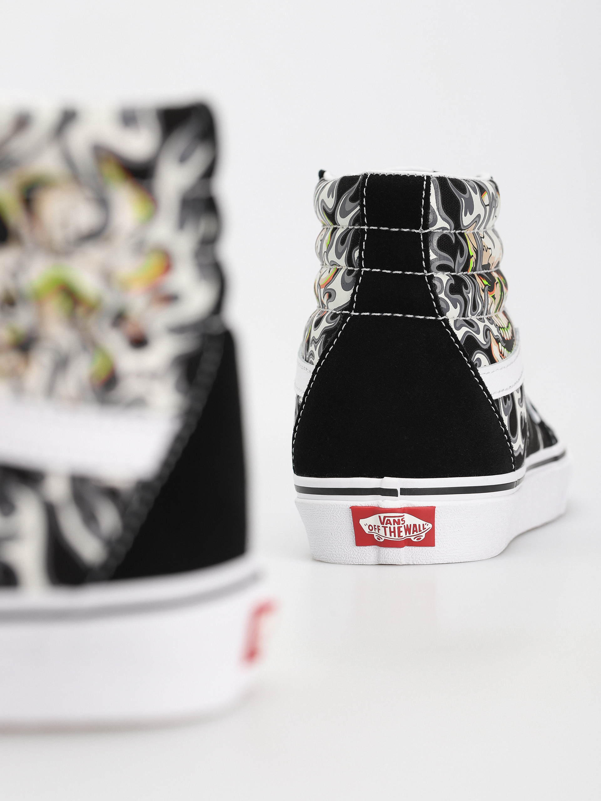 Vans Sk8 Hi Cipők (flame skull black/true white)