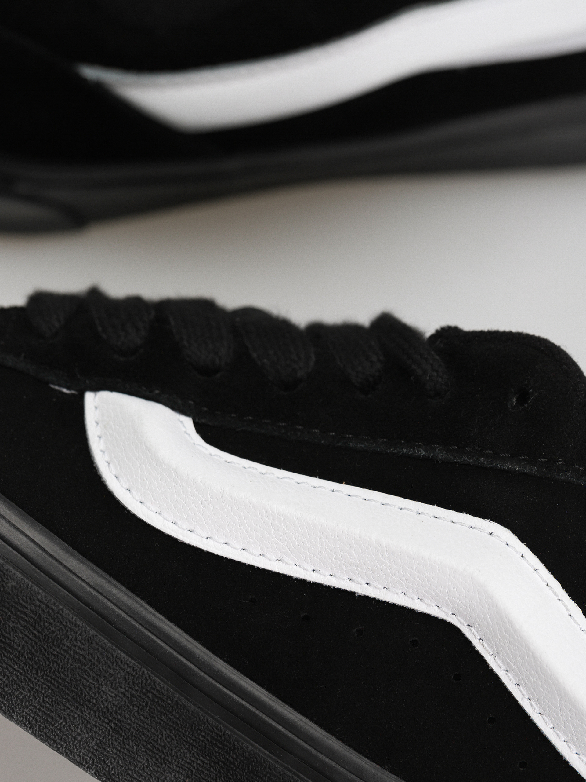 Vans Knu Skool Cipők (suede black)