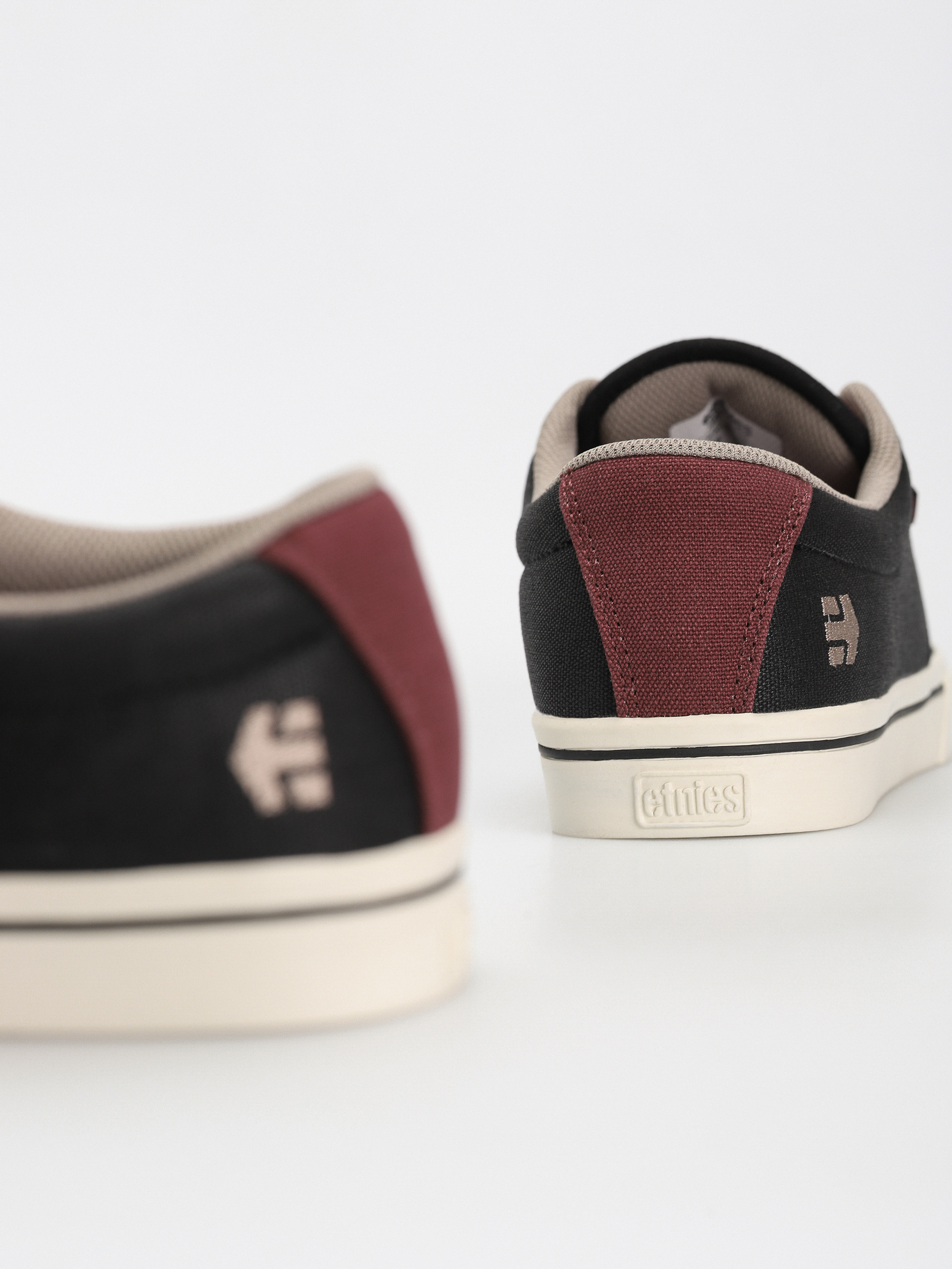 Etnies Jameson 2 Eco Cipők (black/red/beige)