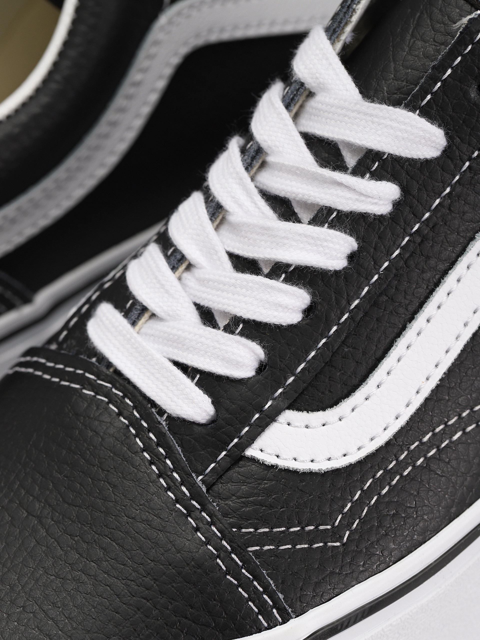 Vans Old Skool Stackform Cipők (leather black/true white)