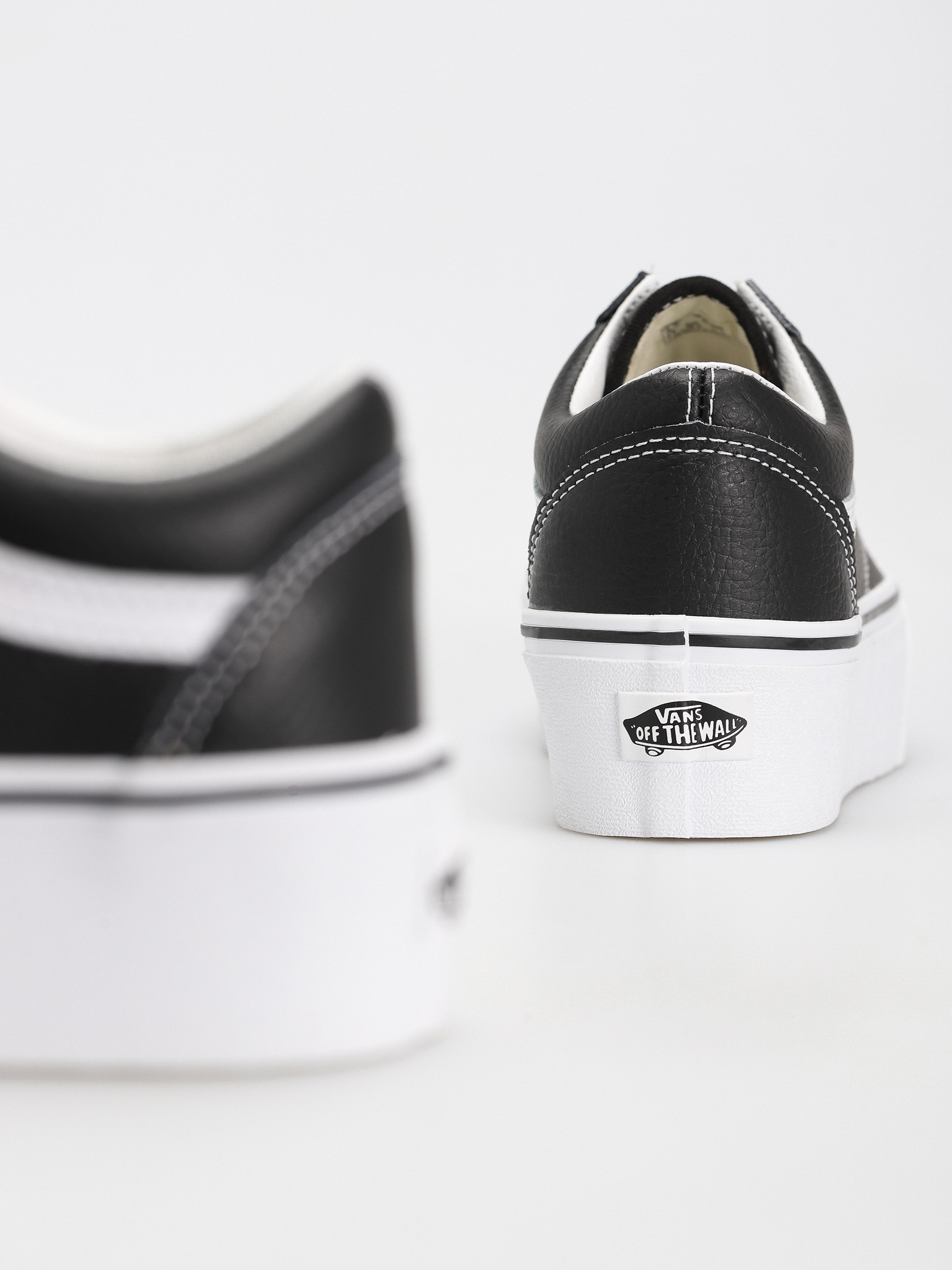 Vans Old Skool Stackform Cipők (leather black/true white)