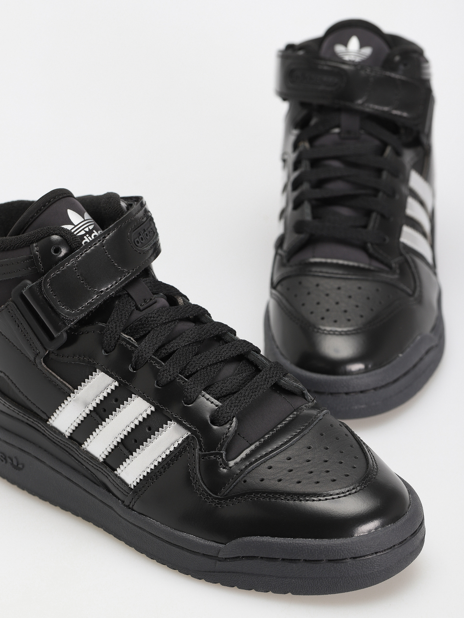 adidas Forum 84 Mid Adv X Heitor Cipők (cblack/silvmt/cblack)