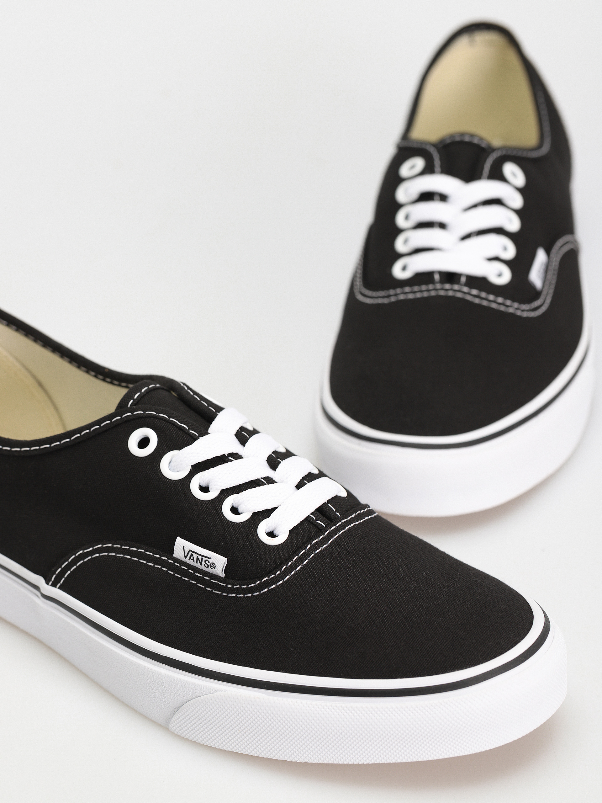 Vans Authentic Cipők (black)