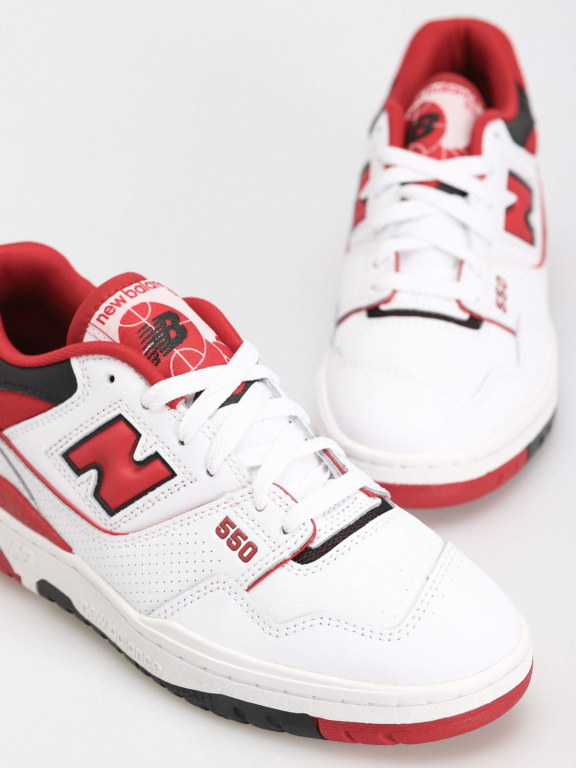 New Balance 550 Cipők (white/red)