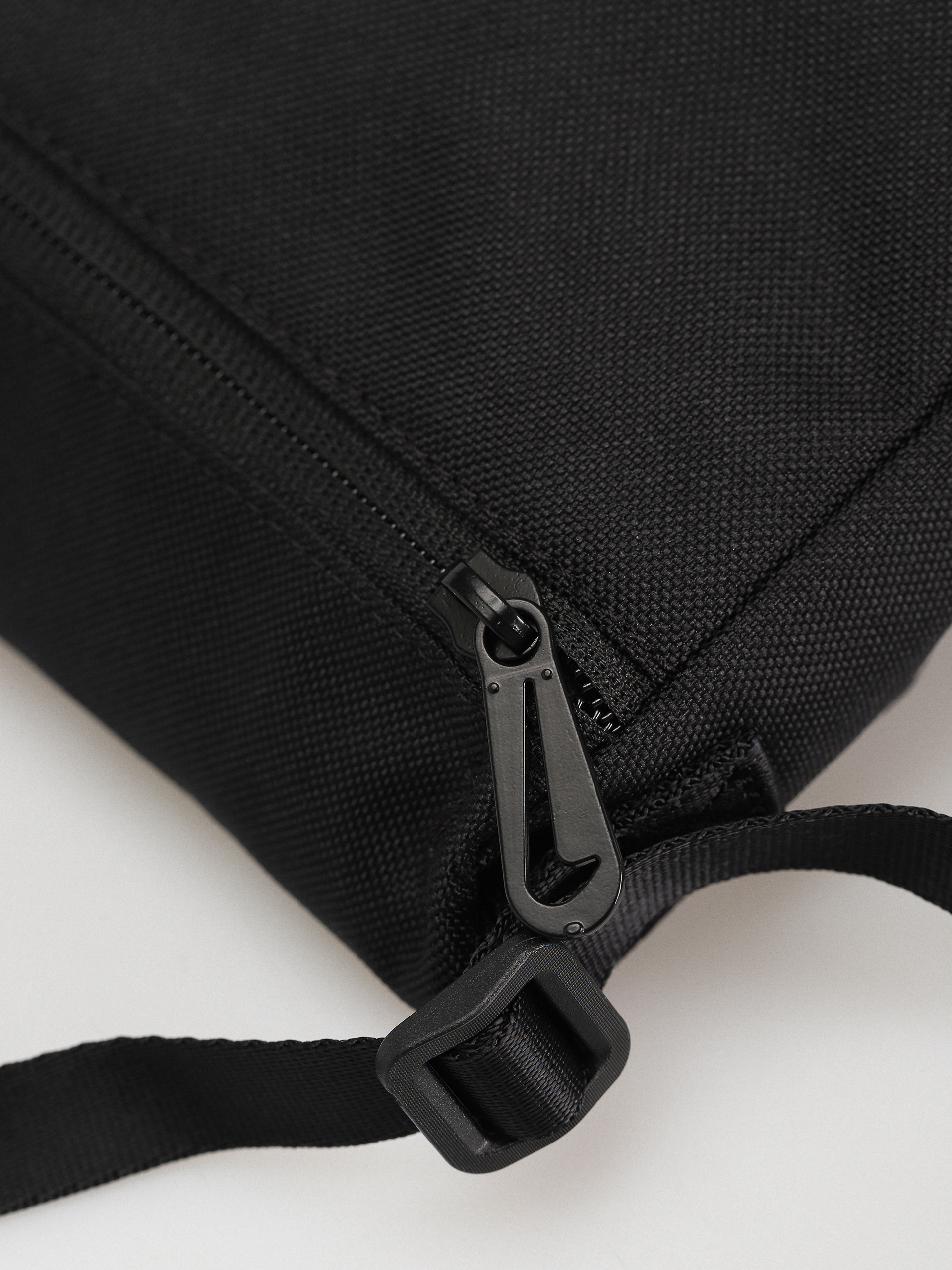 Nike SB Sportswear Táska Wmn (black/black/white)