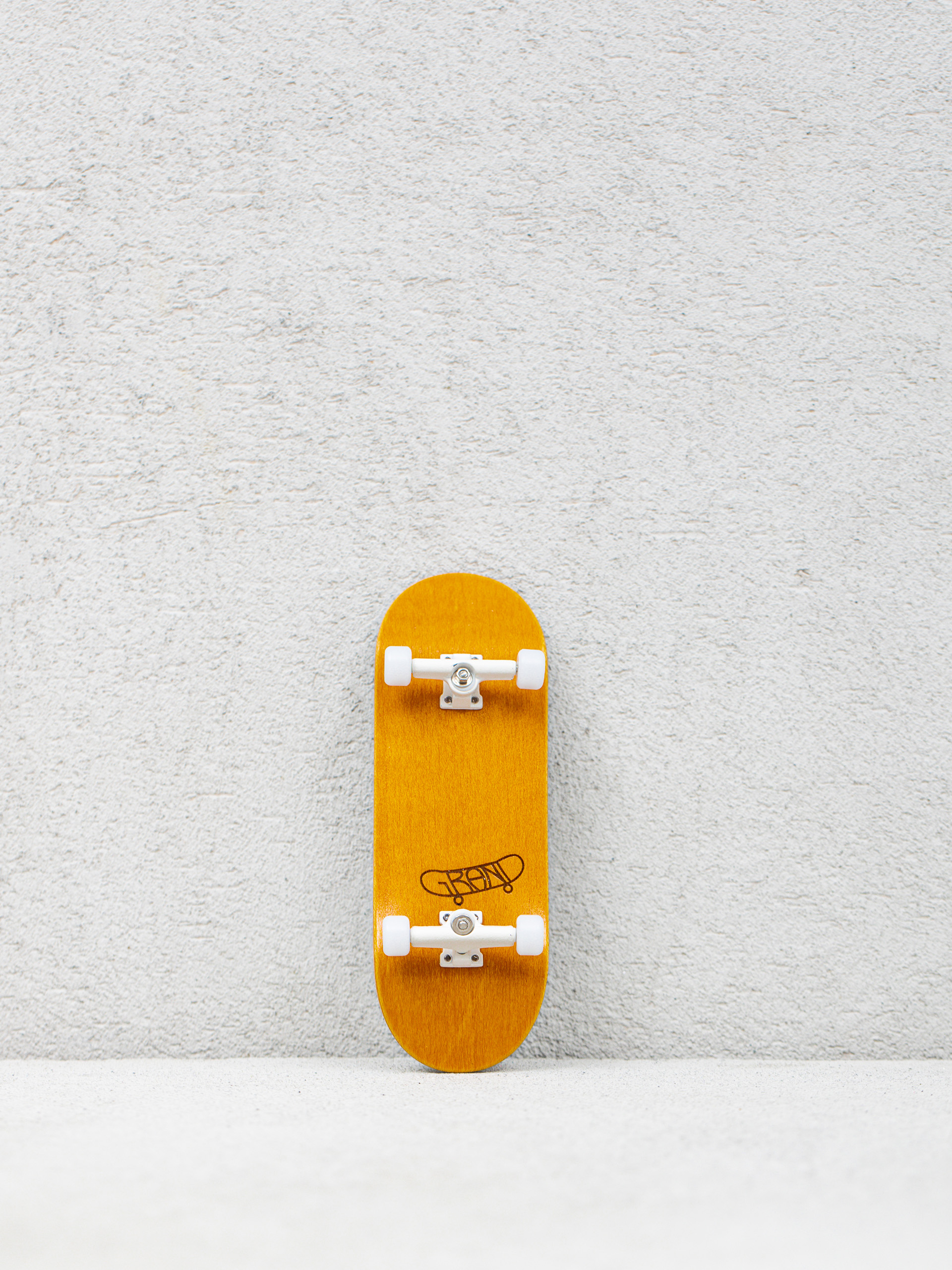 Grand Fingers Classic Fingerboard (gold/white)