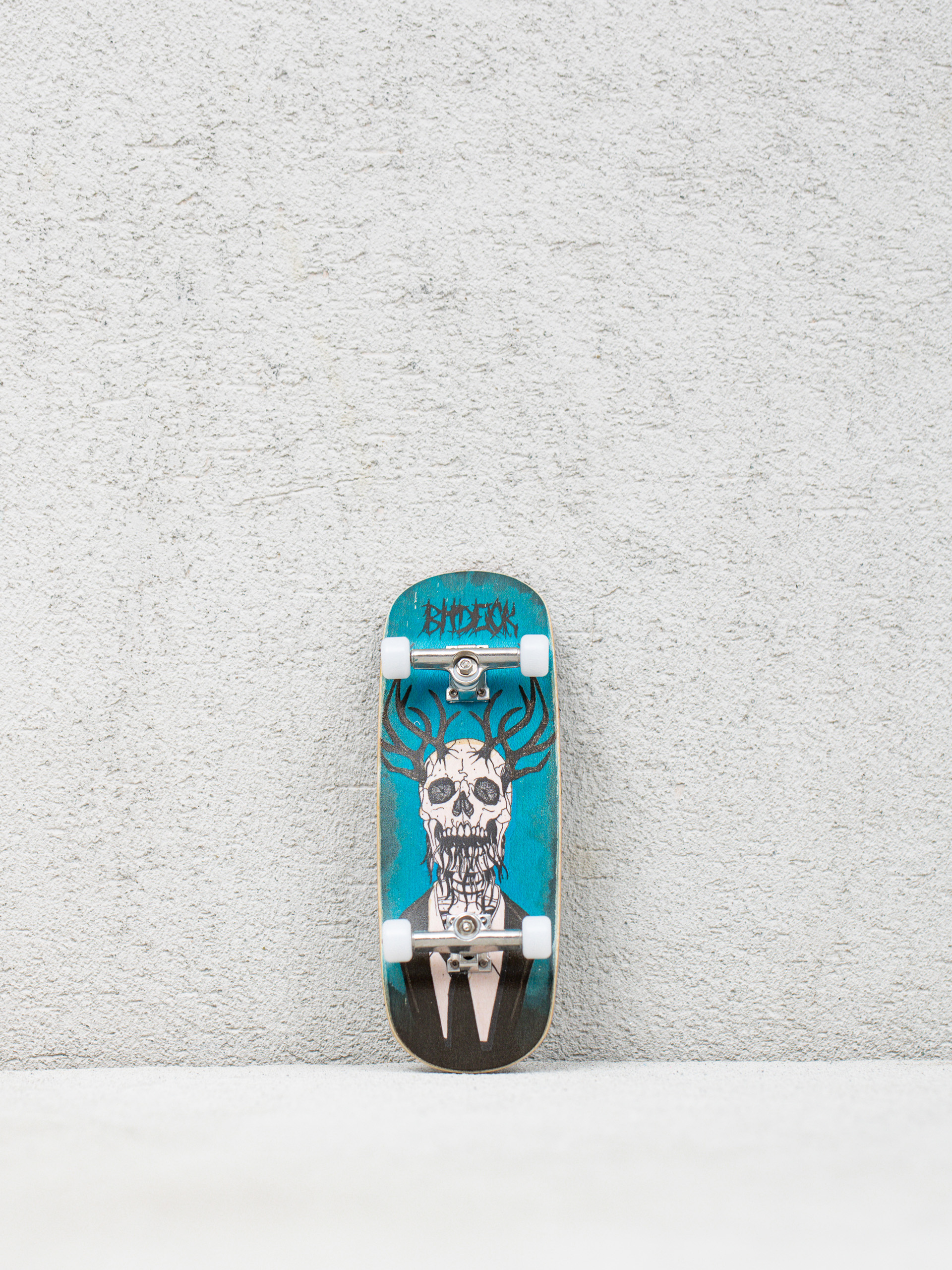 Grand Fingers Skull Deer Fingerboard (teal/silver)