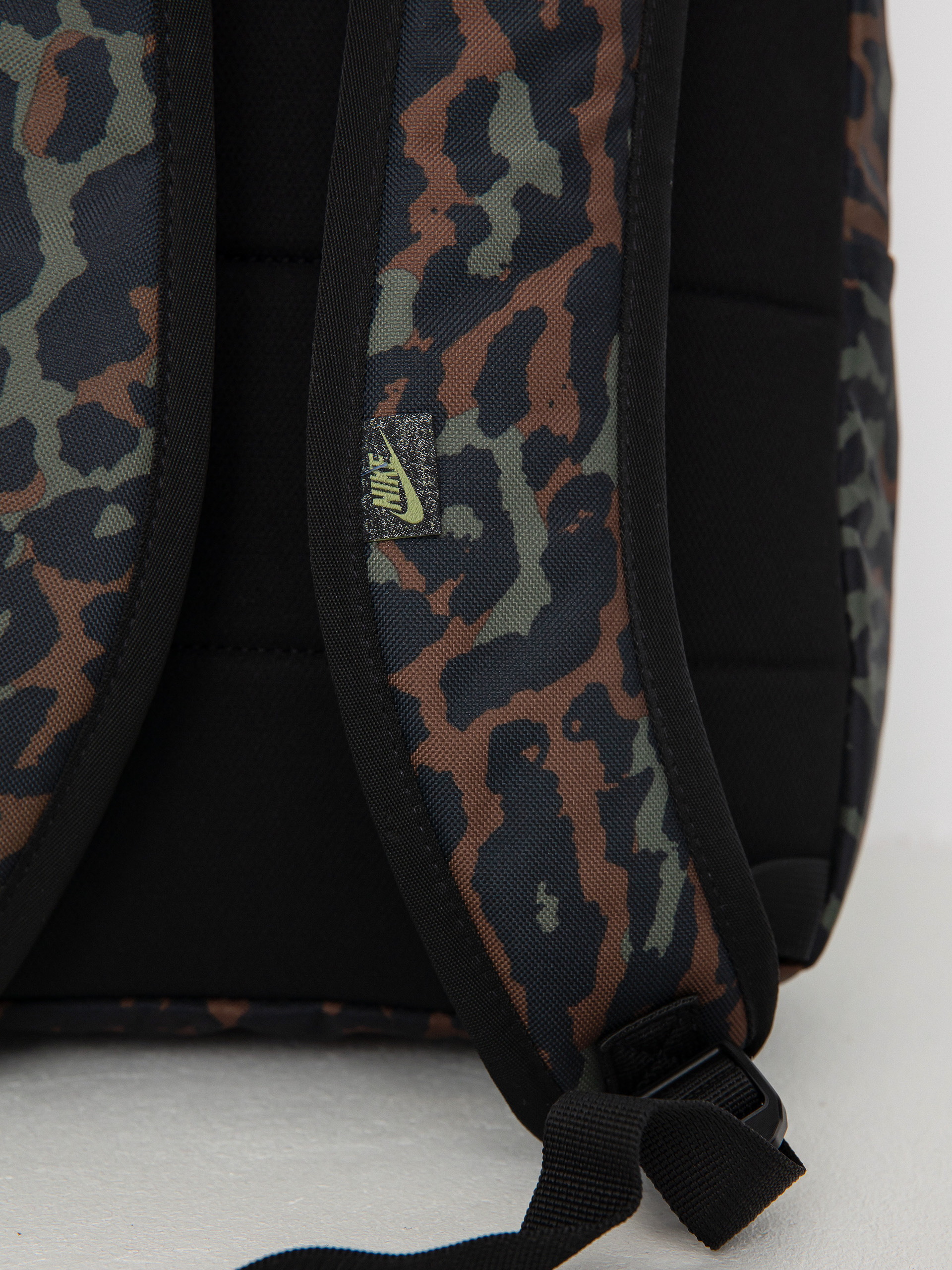 Nike SB Heritage Hátizsák (black/black/oil green)