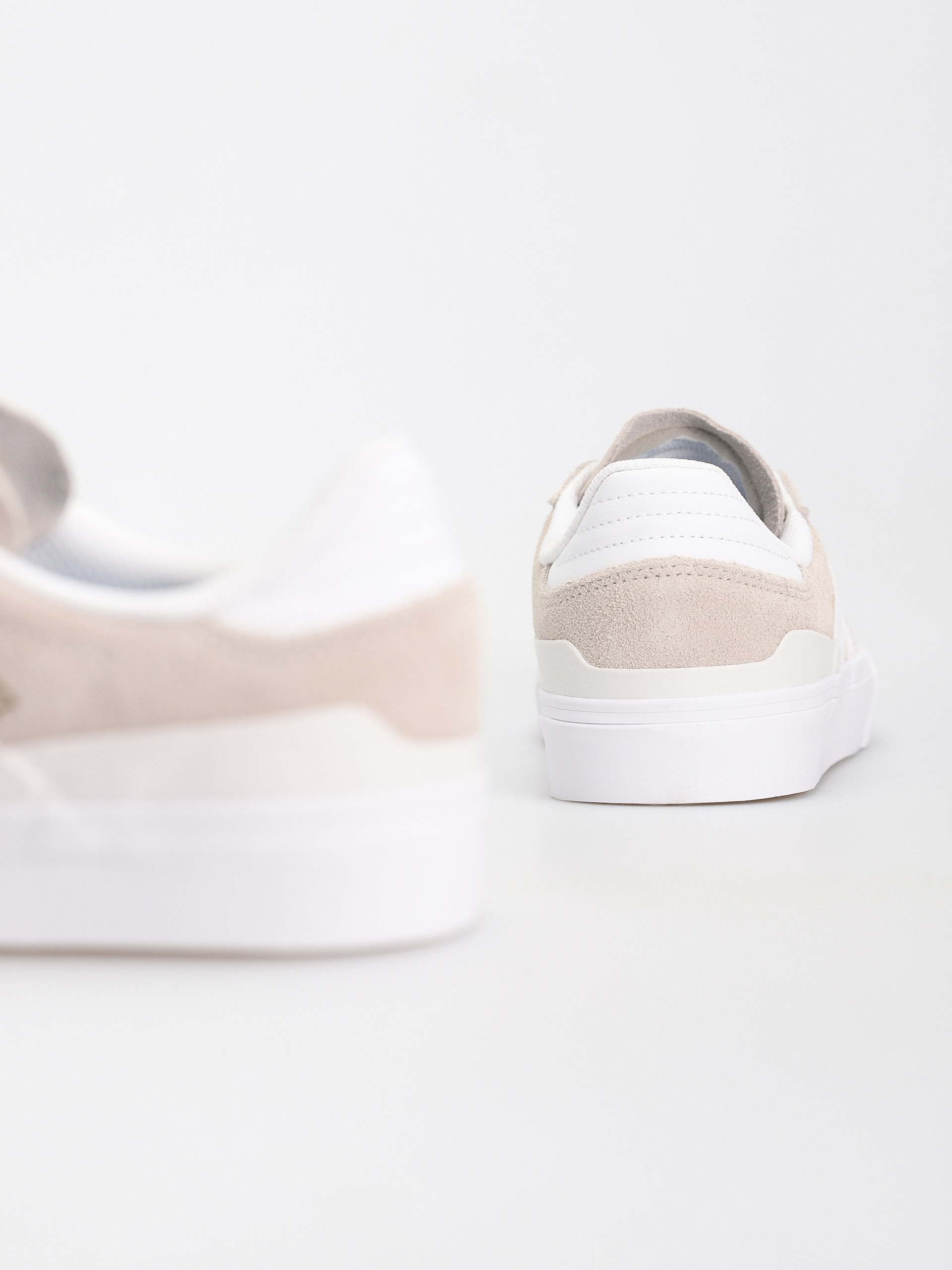 adidas Busenitz Vulc II Cipők (crywht/ftwwht/goldmt)