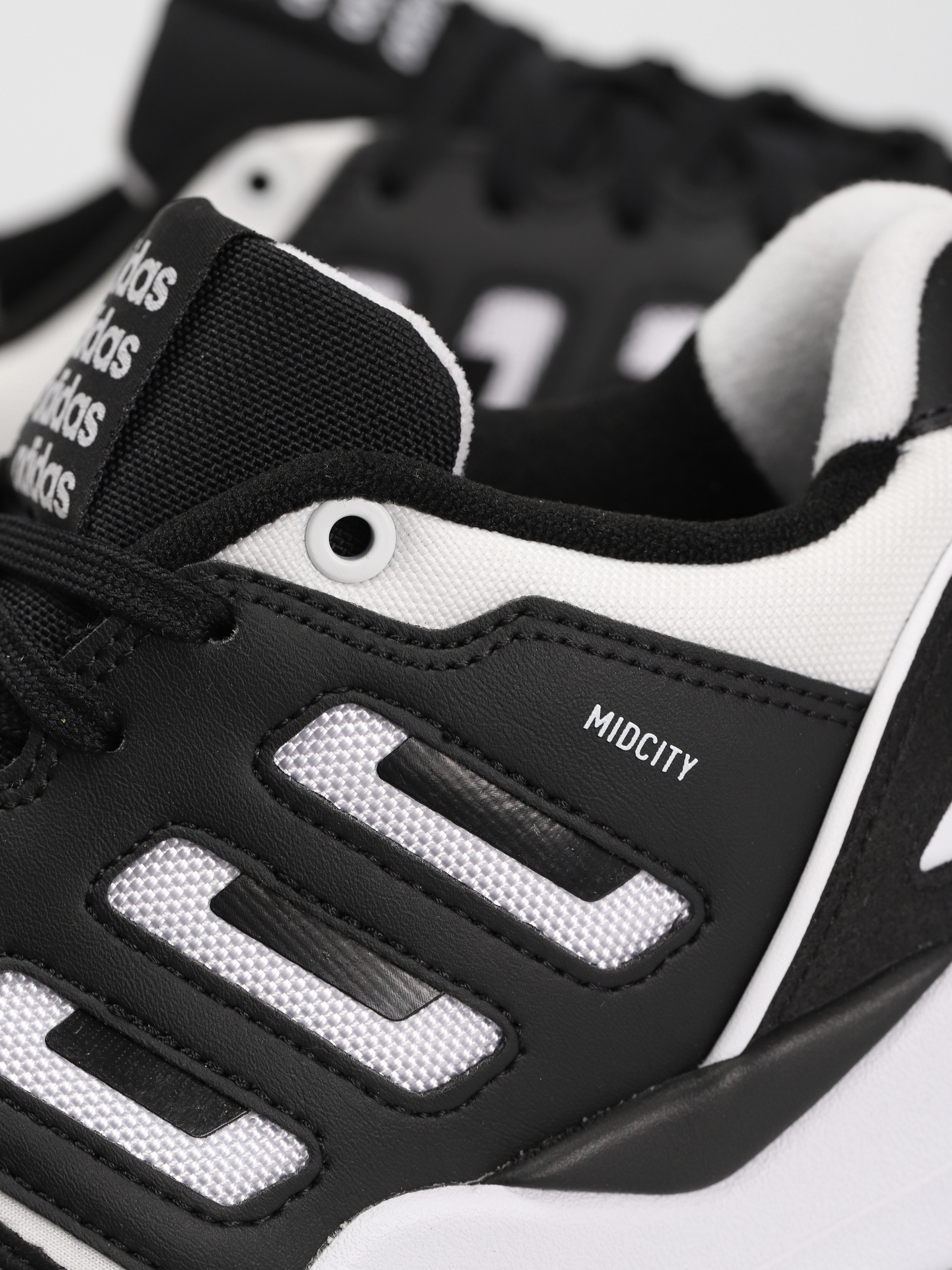 adidas Originals Midcity Low Cipők (cblack/ftwwht/cblack)