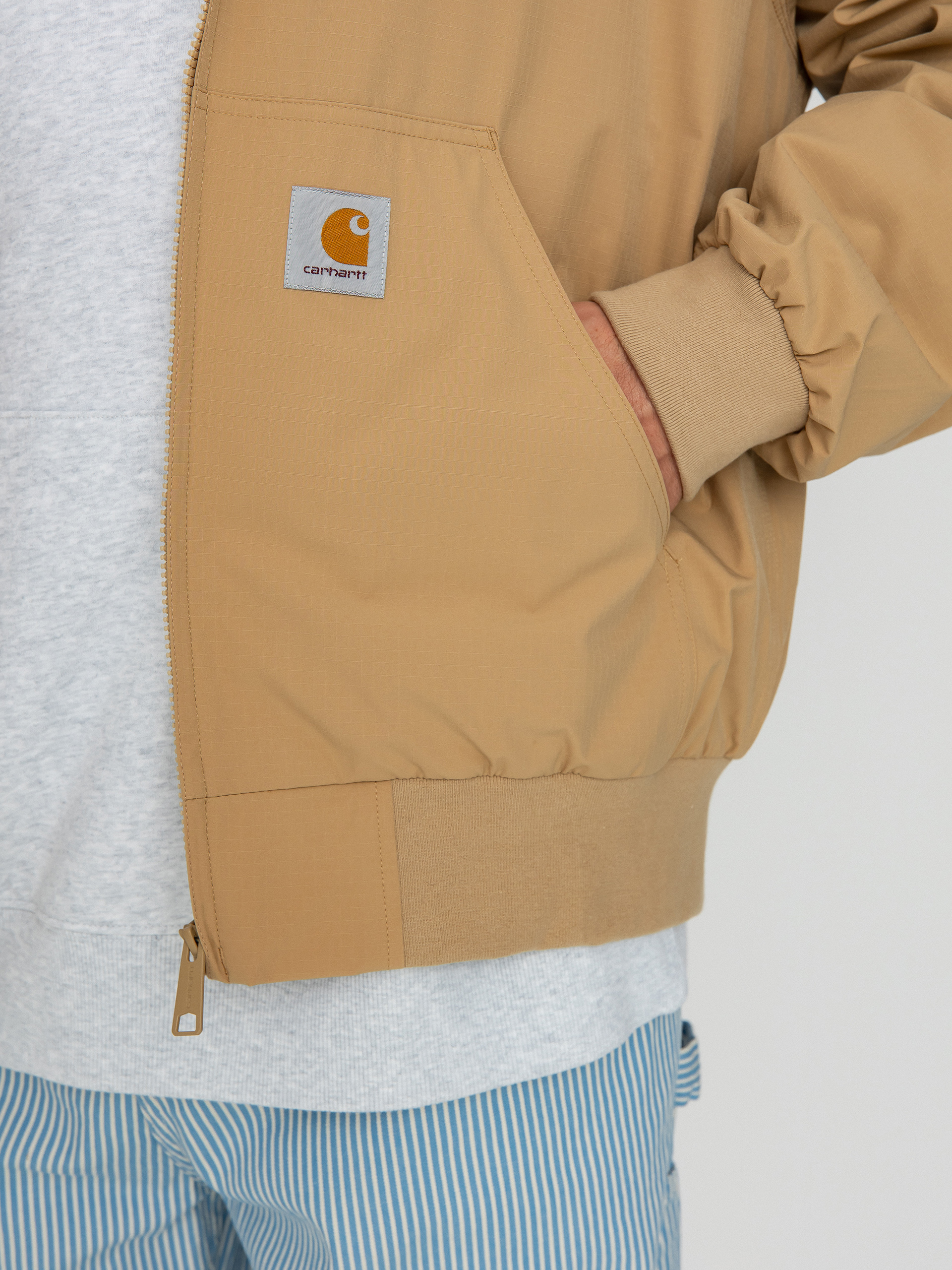 Carhartt WIP Active Bomber Dzseki (dusty h brown)