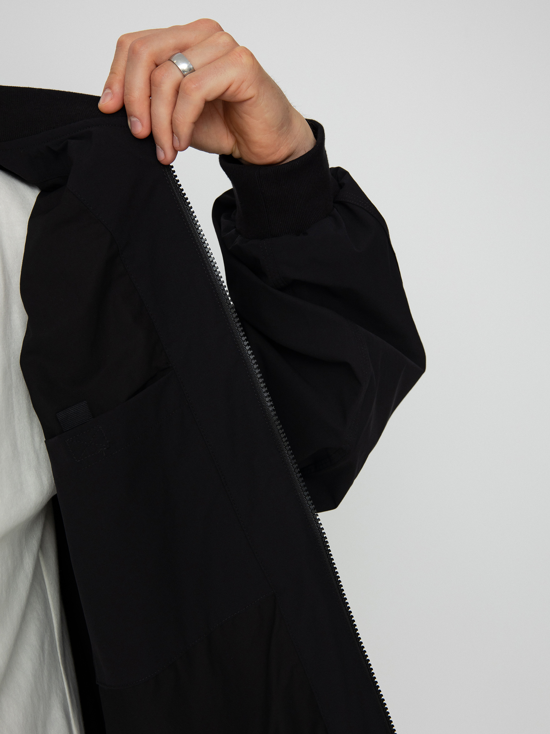 Carhartt WIP Active Bomber Dzseki (black)