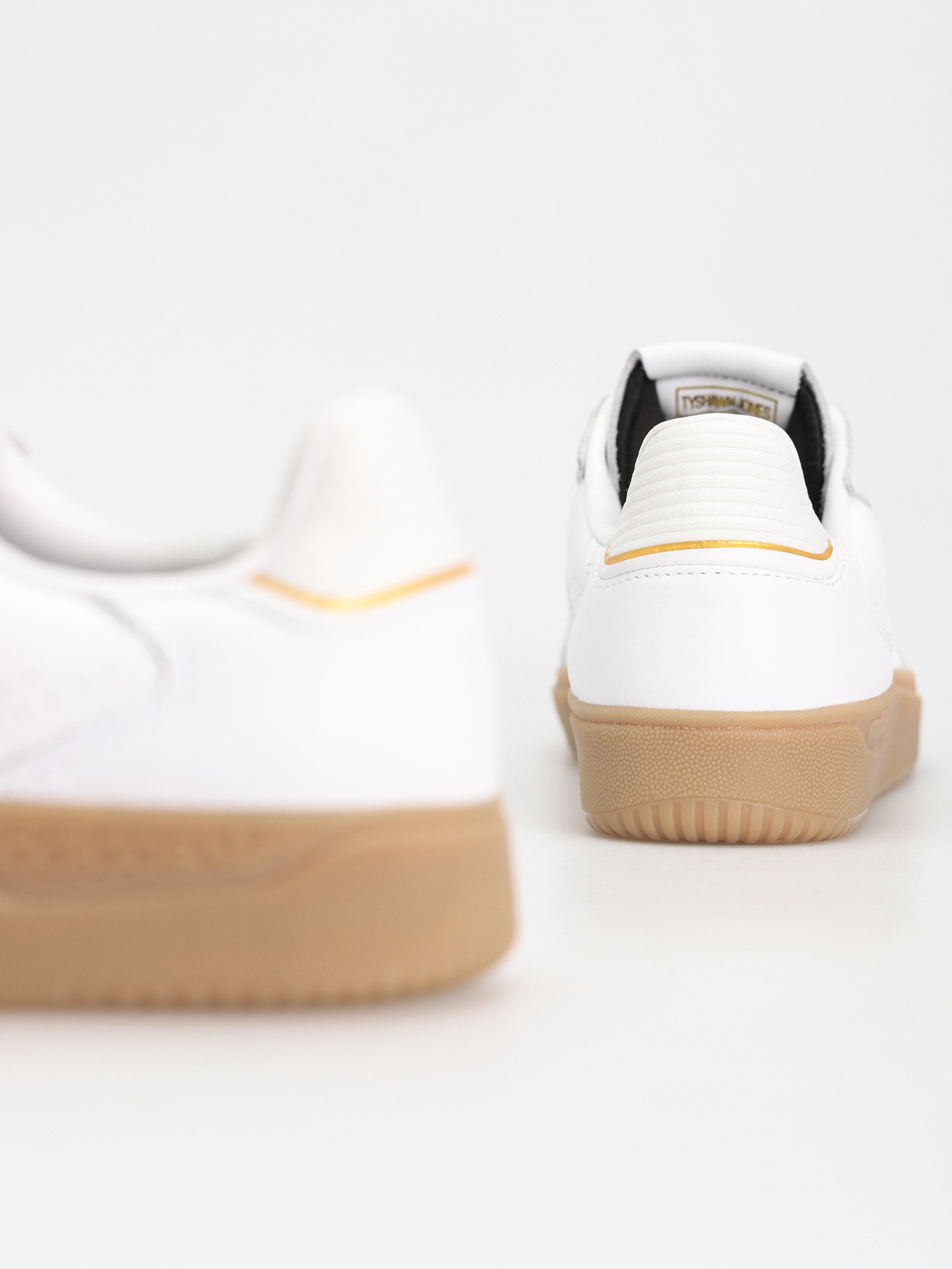 adidas Tyshawn Low Cipők (ftwwht/ftwwht/gum4)