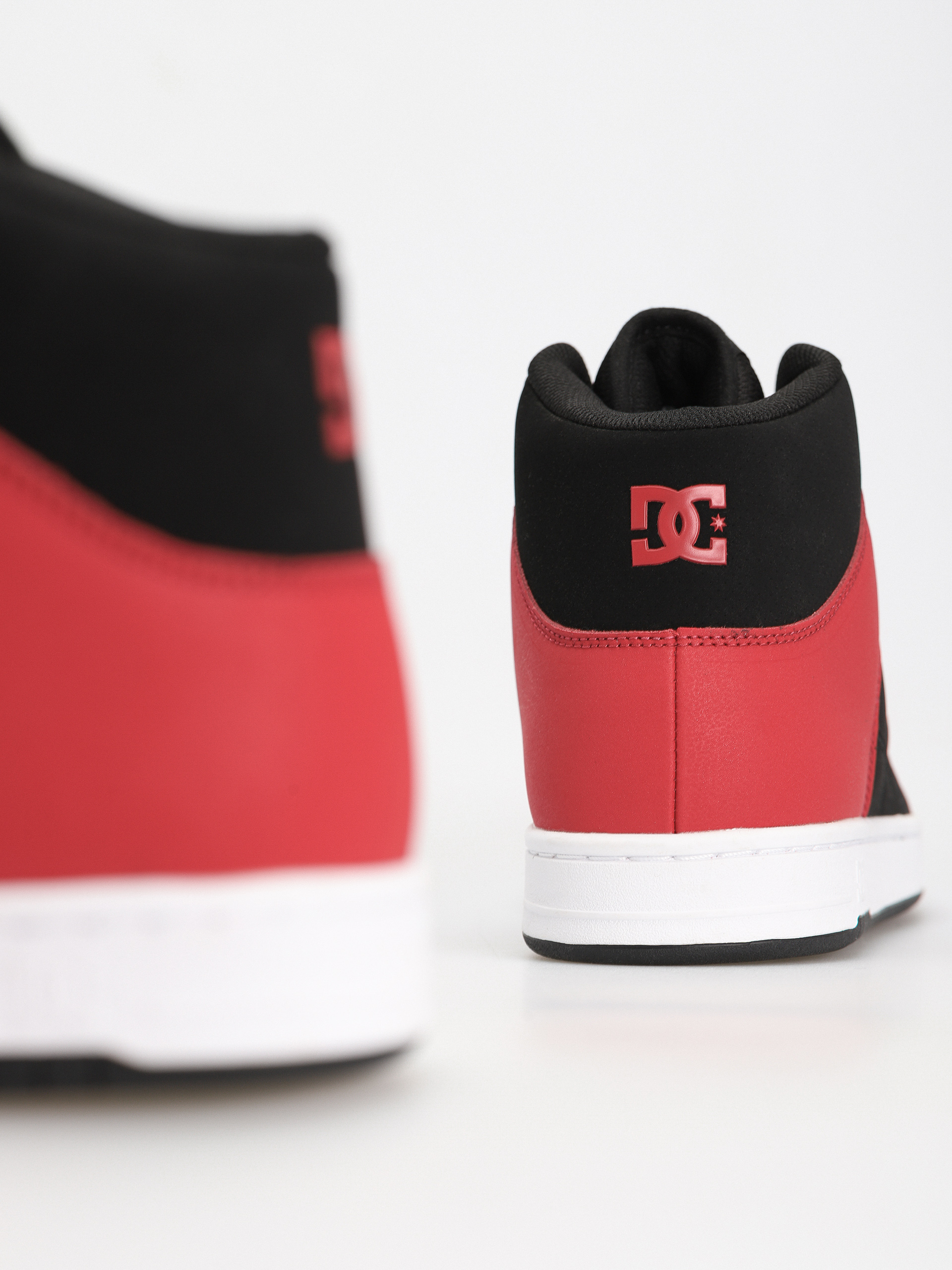 DC Manteca 4 Hi Cipők (black/red)