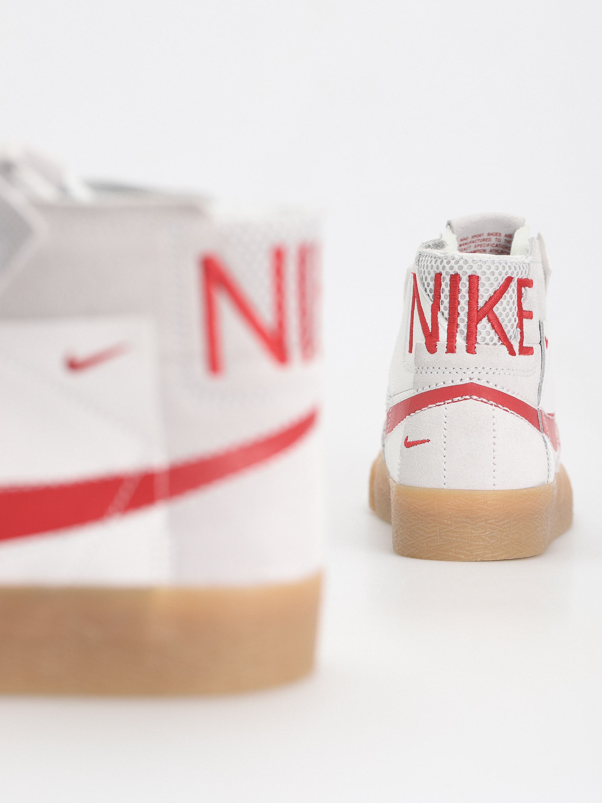 Nike SB Zoom Blazer Mid Prm Cipők (summit white/university red)