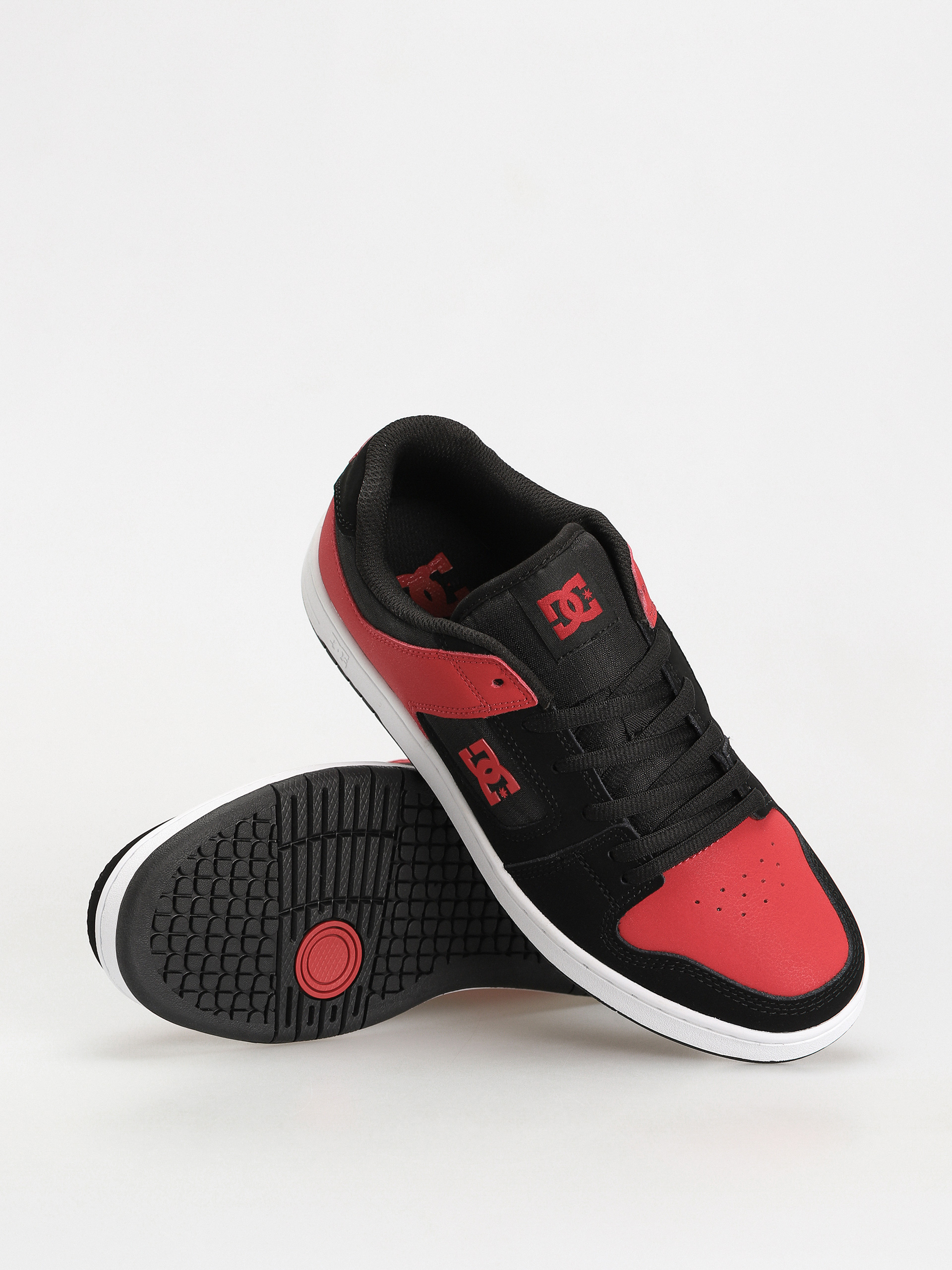DC Manteca 4 Cipők (black/athletic red)