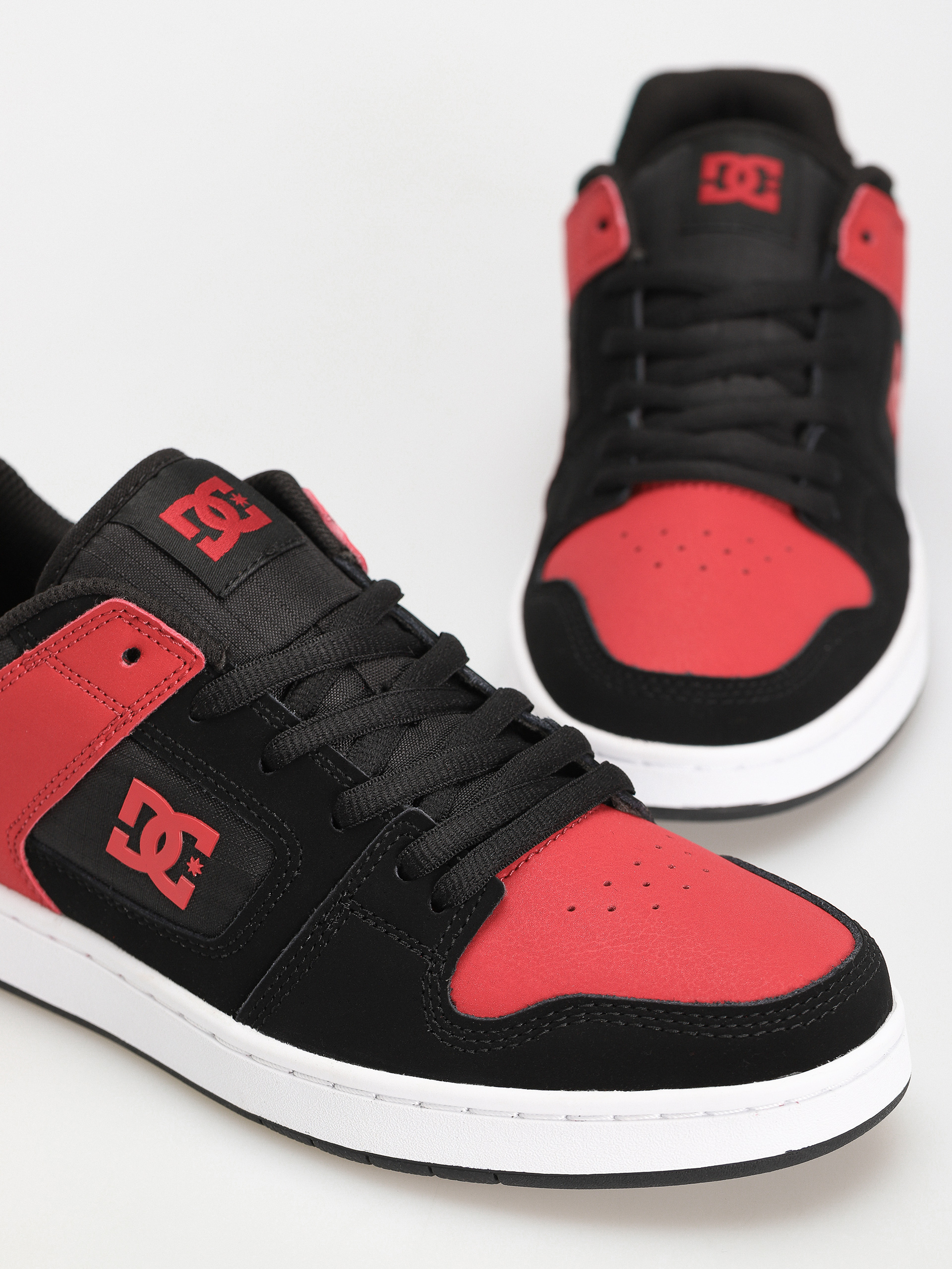 DC Manteca 4 Cipők (black/athletic red)