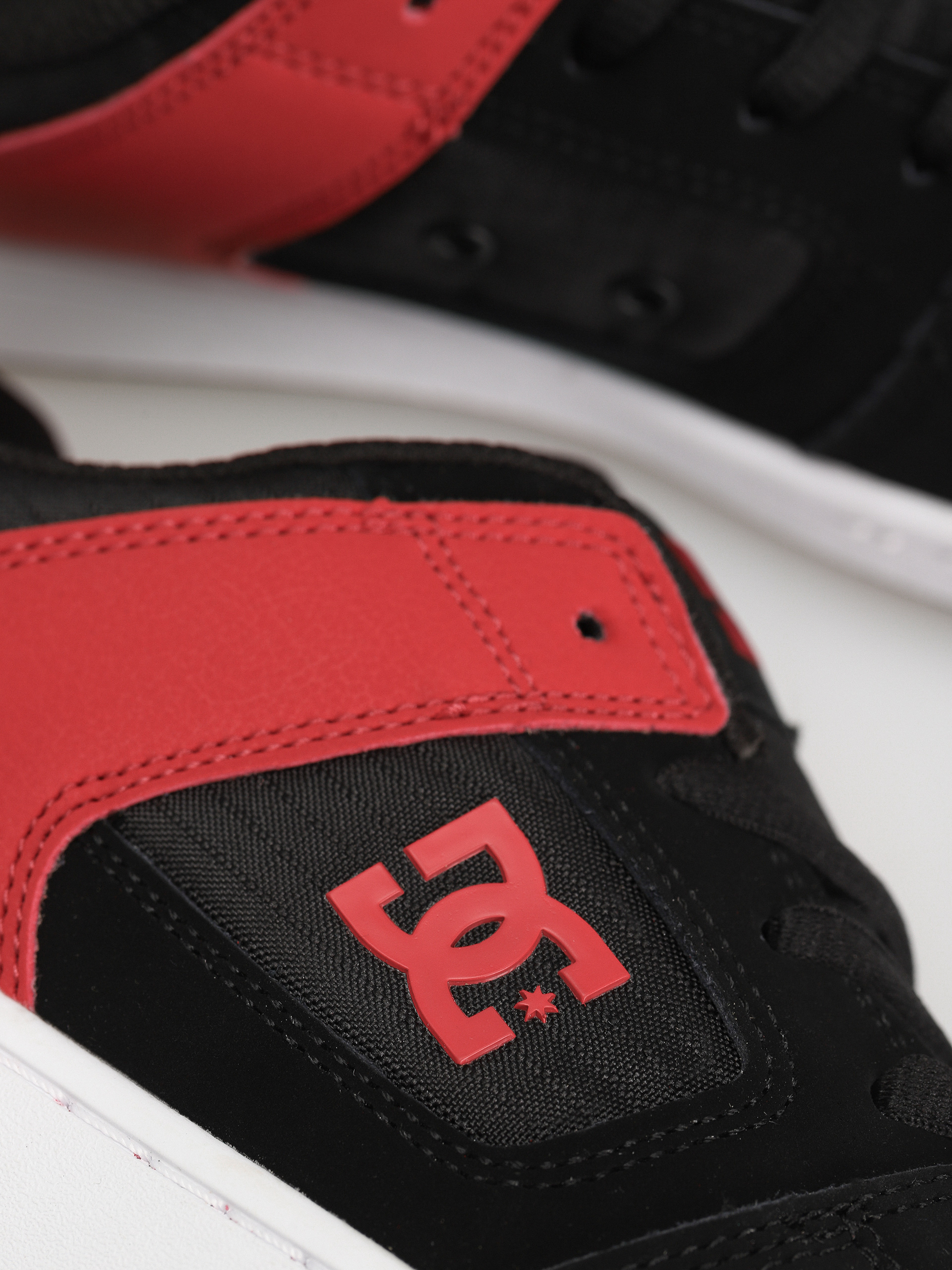 DC Manteca 4 Cipők (black/athletic red)