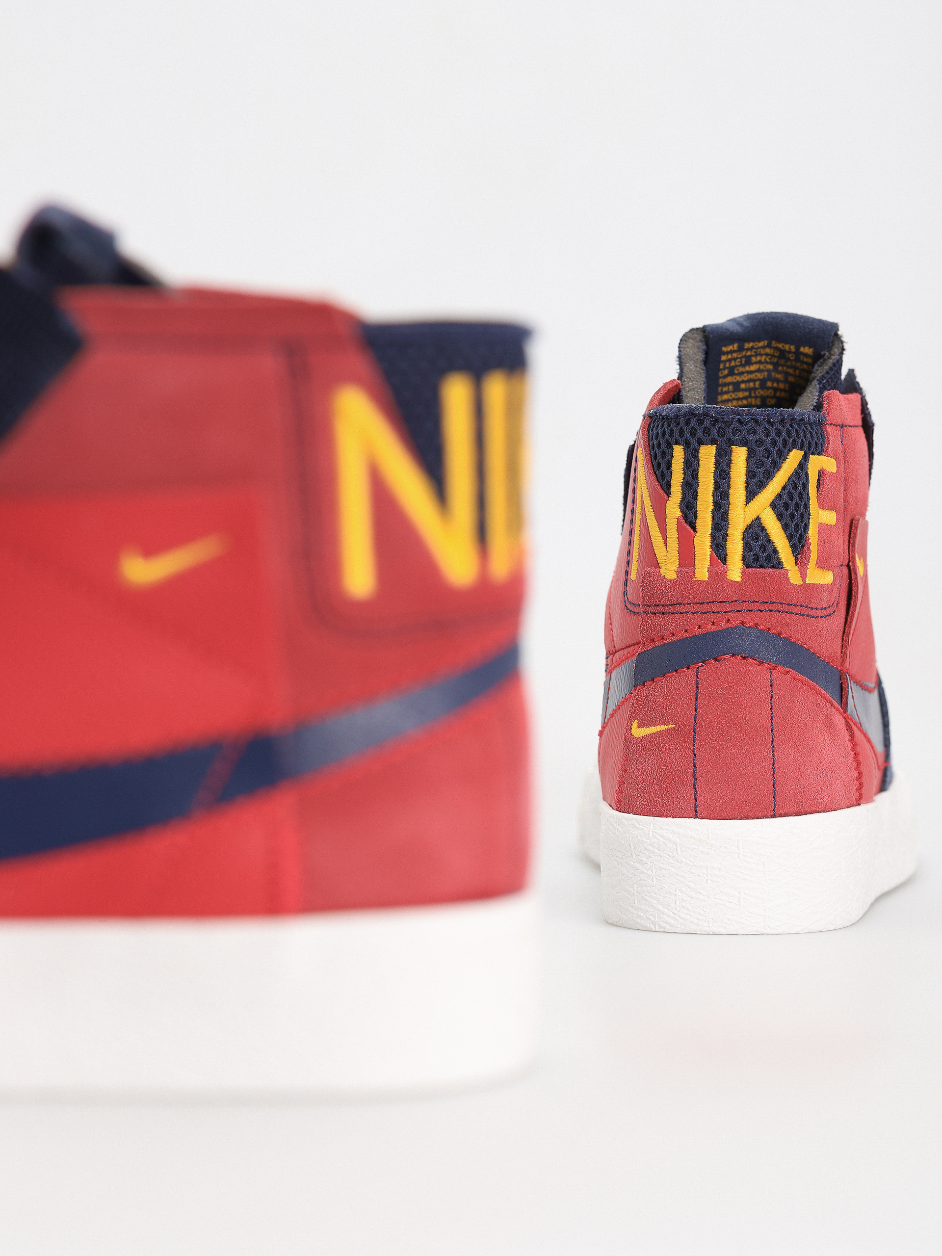 Nike SB Zoom Blazer Mid Prm Cipők (university red/midnight navy)