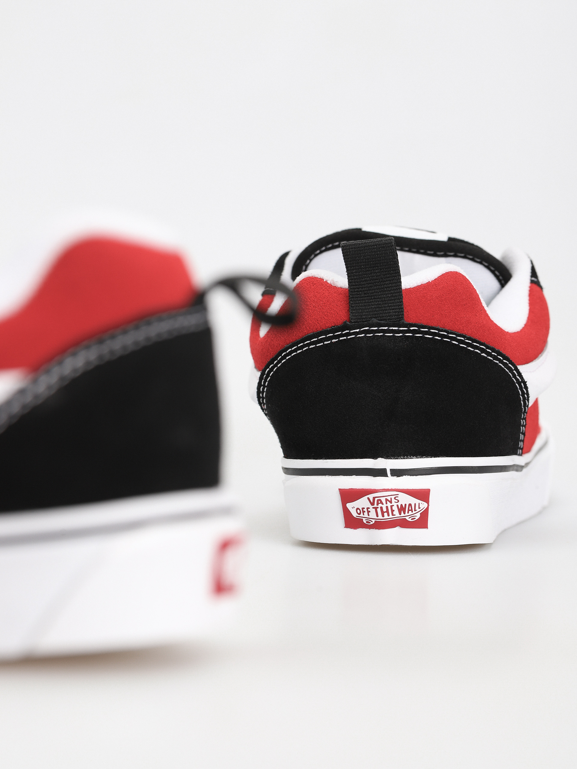 Vans Knu Skool Cipők (red/true white)