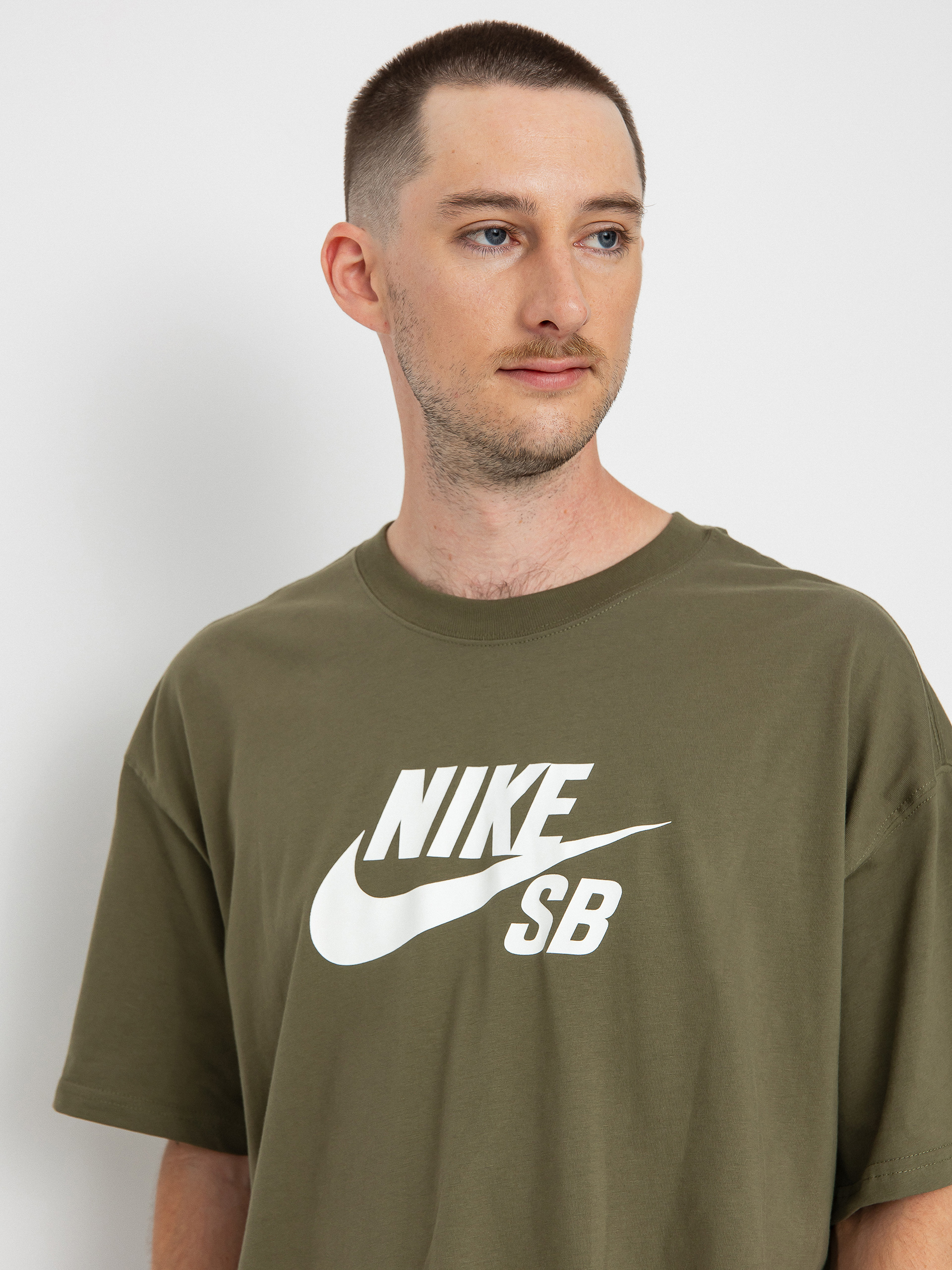 Nike SB Logo HBR póló (medium olive)
