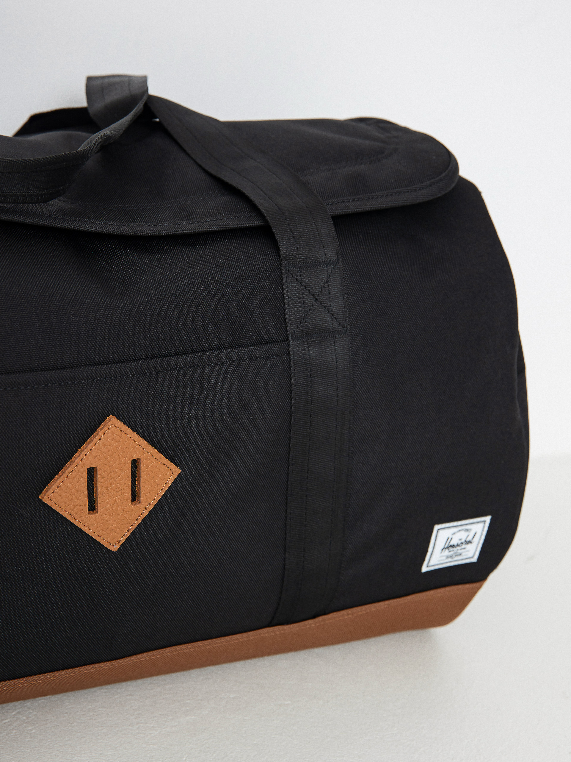 Herschel Supply Co. Heritage Duffle Táska (black/saddle brown)