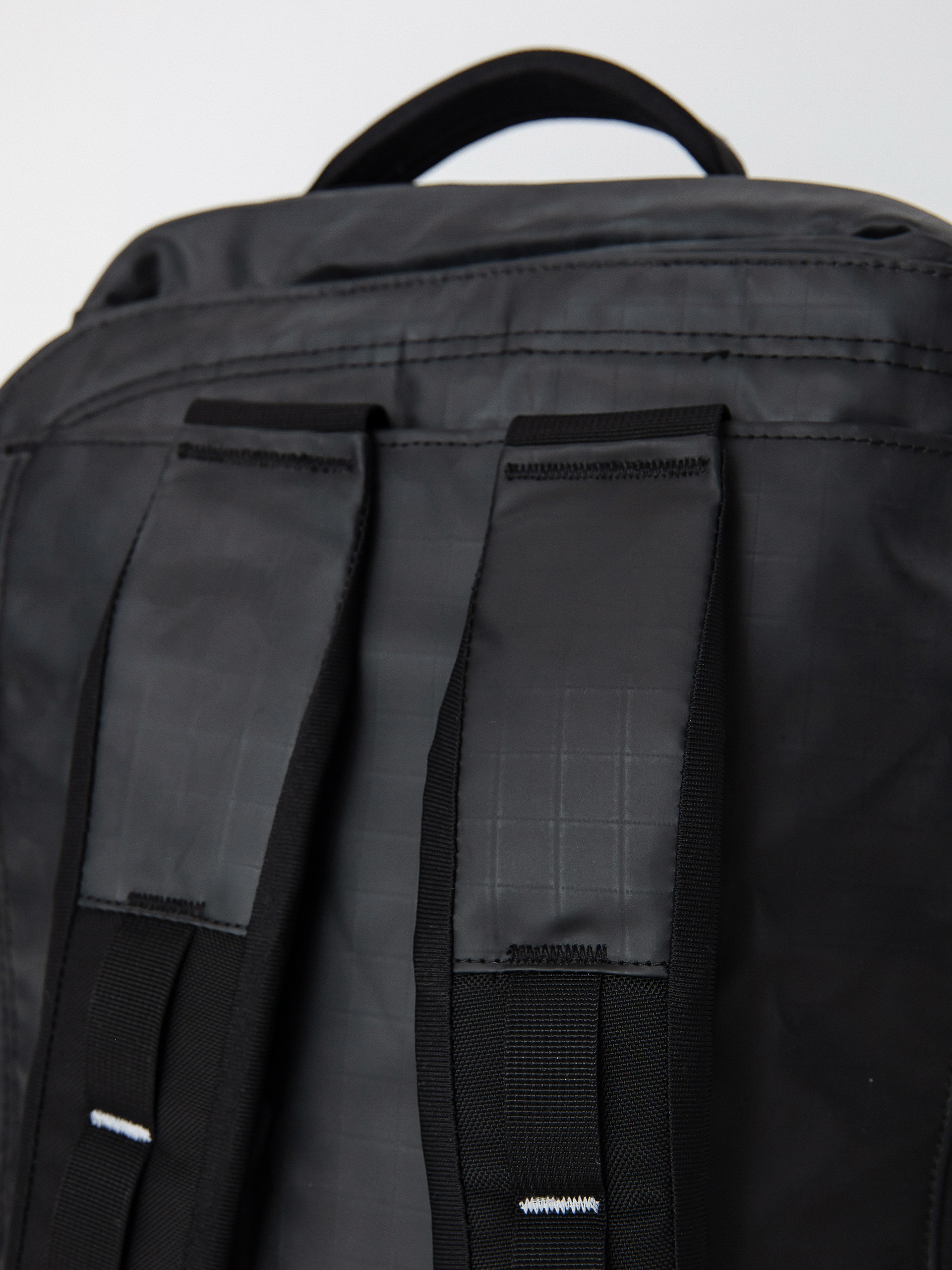 The North Face Base Camp Voyager Duffel 32L Táska (tnf black/tnf white)