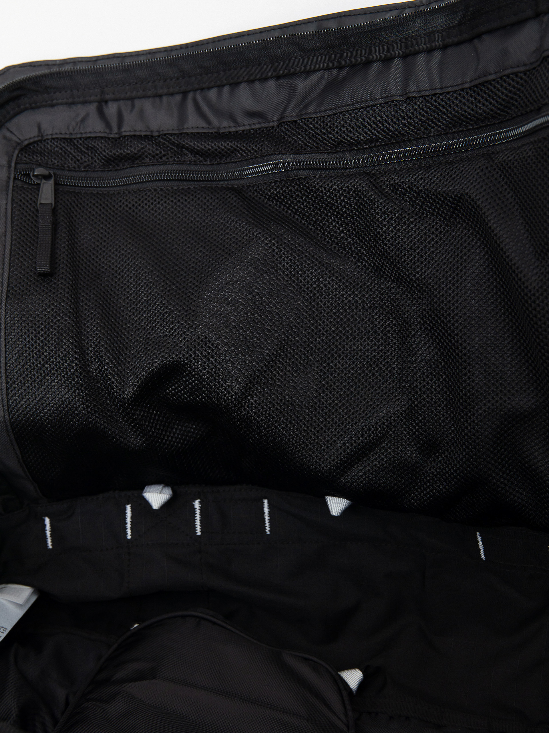 The North Face Base Camp Voyager Duffel 32L Táska (tnf black/tnf white)