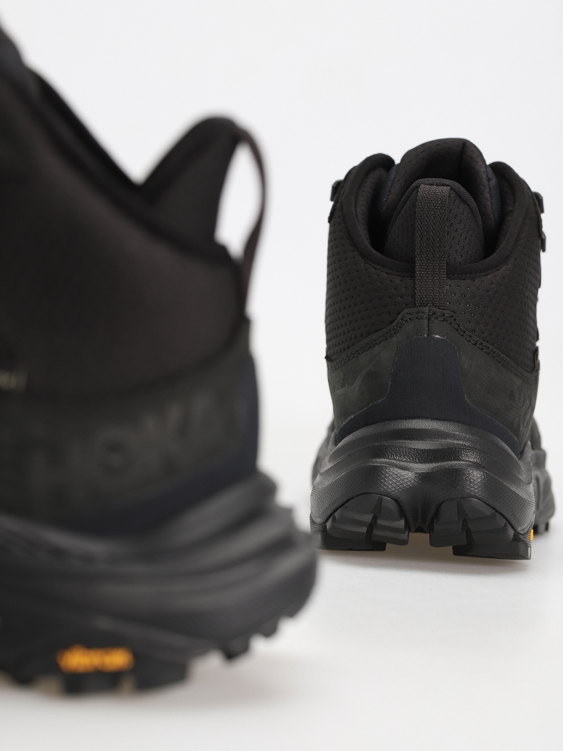 Hoka Anacapa 2 Mid GTX Cipők (black/black)