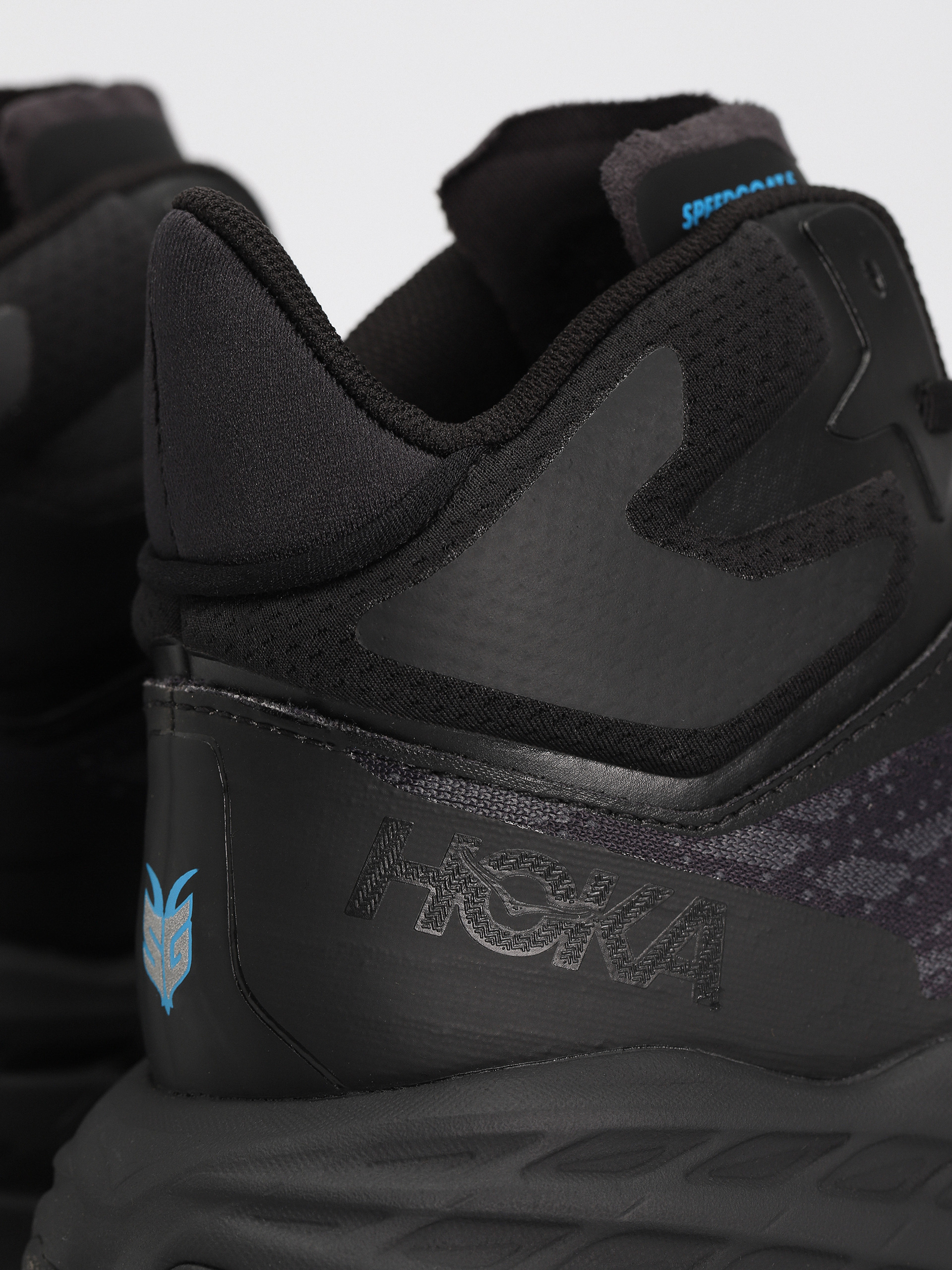 Hoka Speedgoat 5 Mid GTX Cipők (black/black)