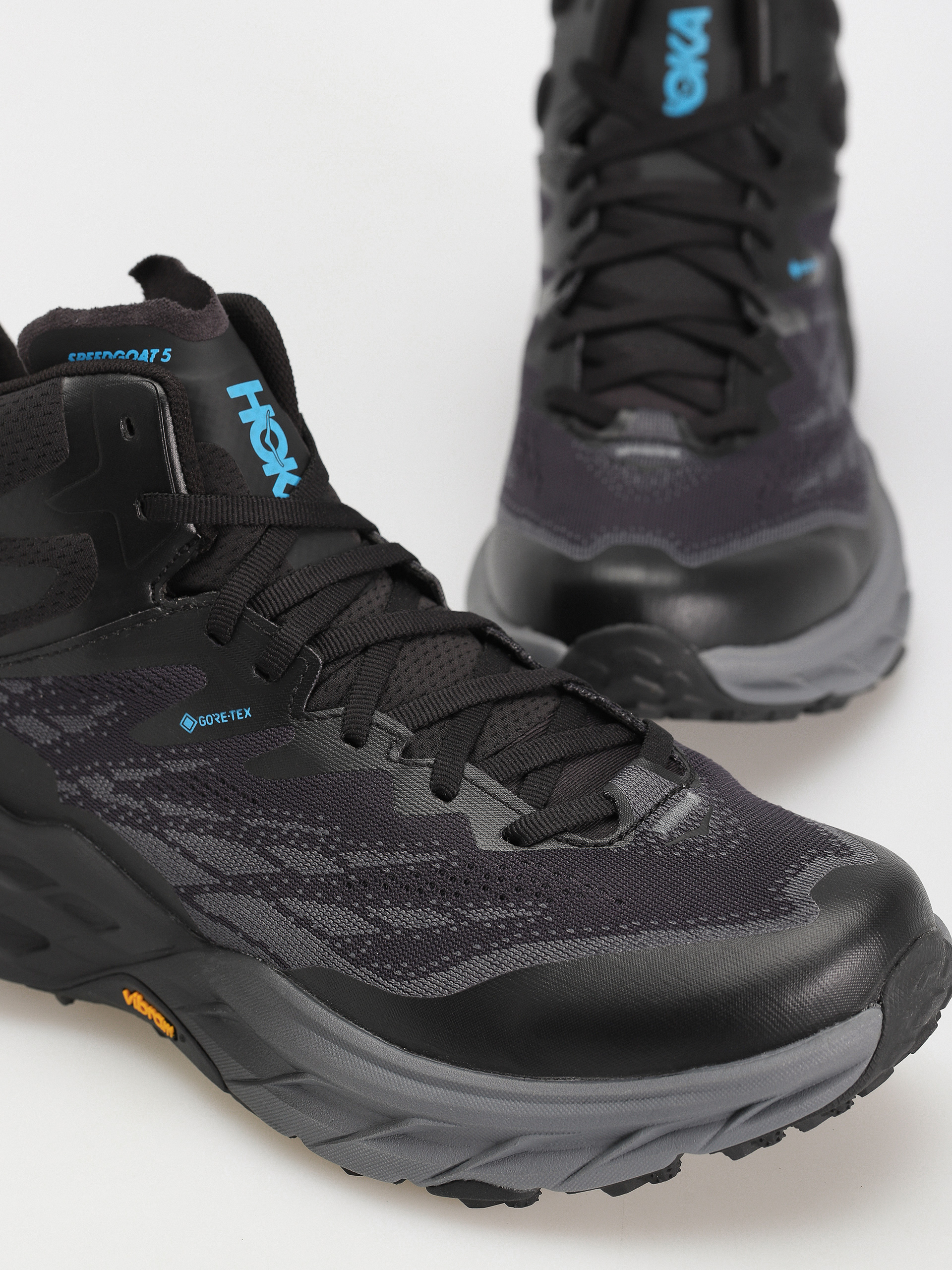 Hoka Speedgoat 5 Mid GTX Cipők (black/black)
