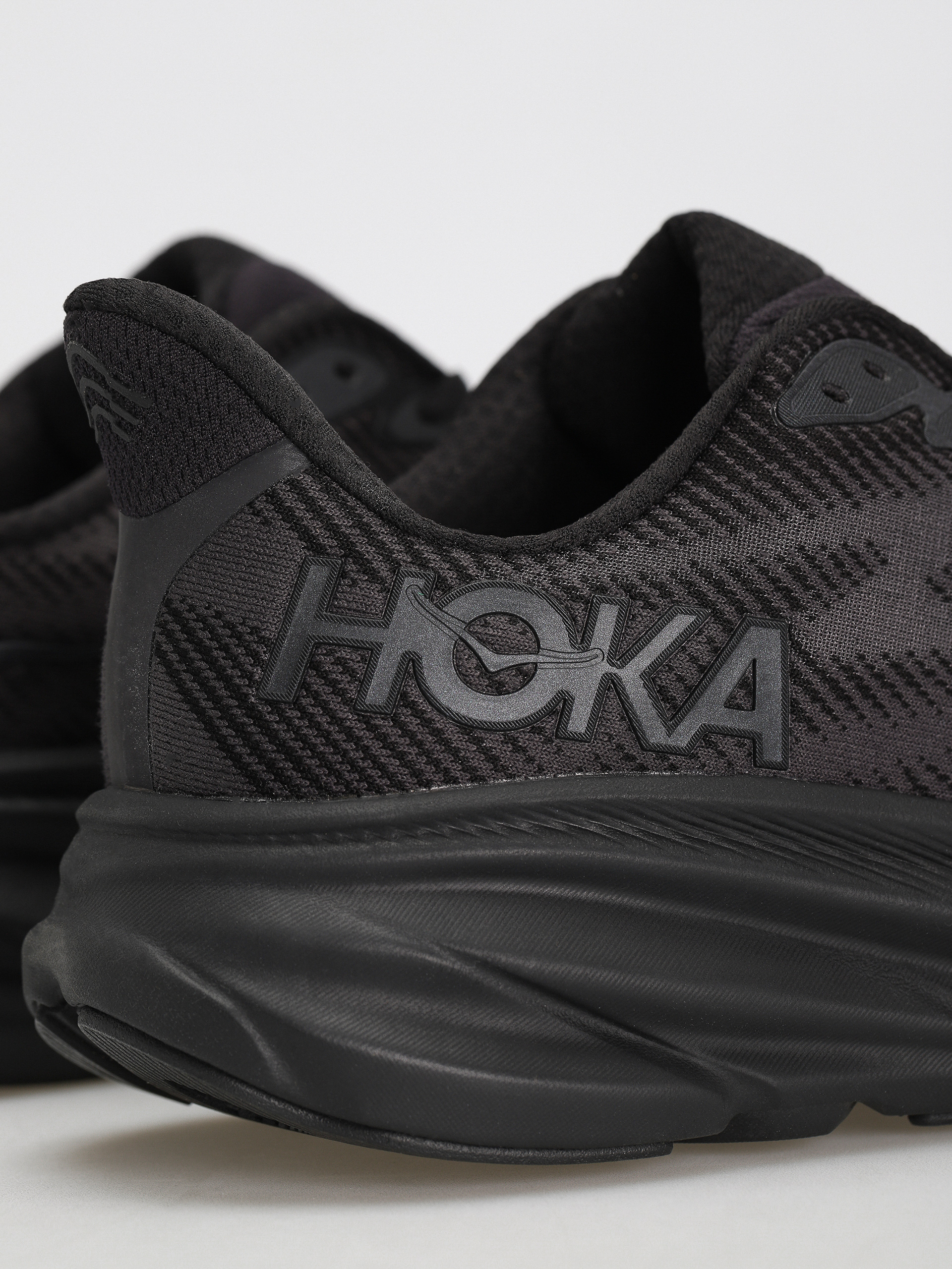 Hoka Clifton 9 Cipők (black/black)