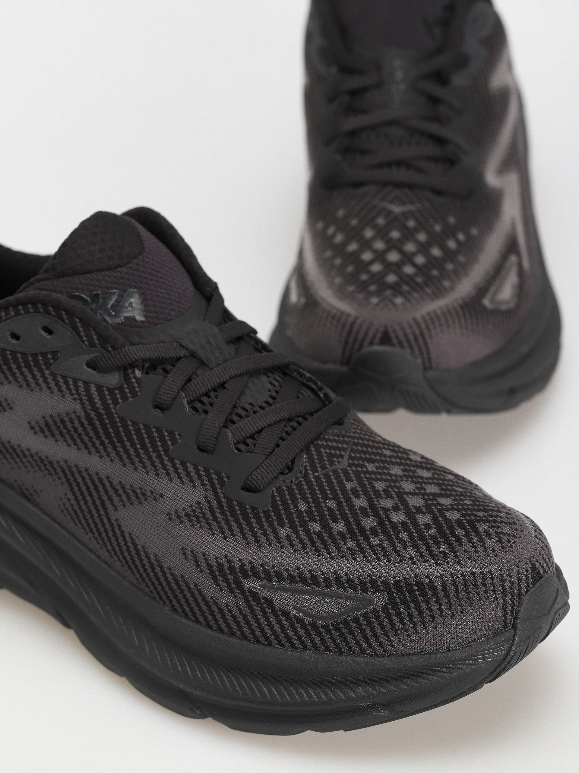 Hoka Clifton 9 Cipők (black/black)