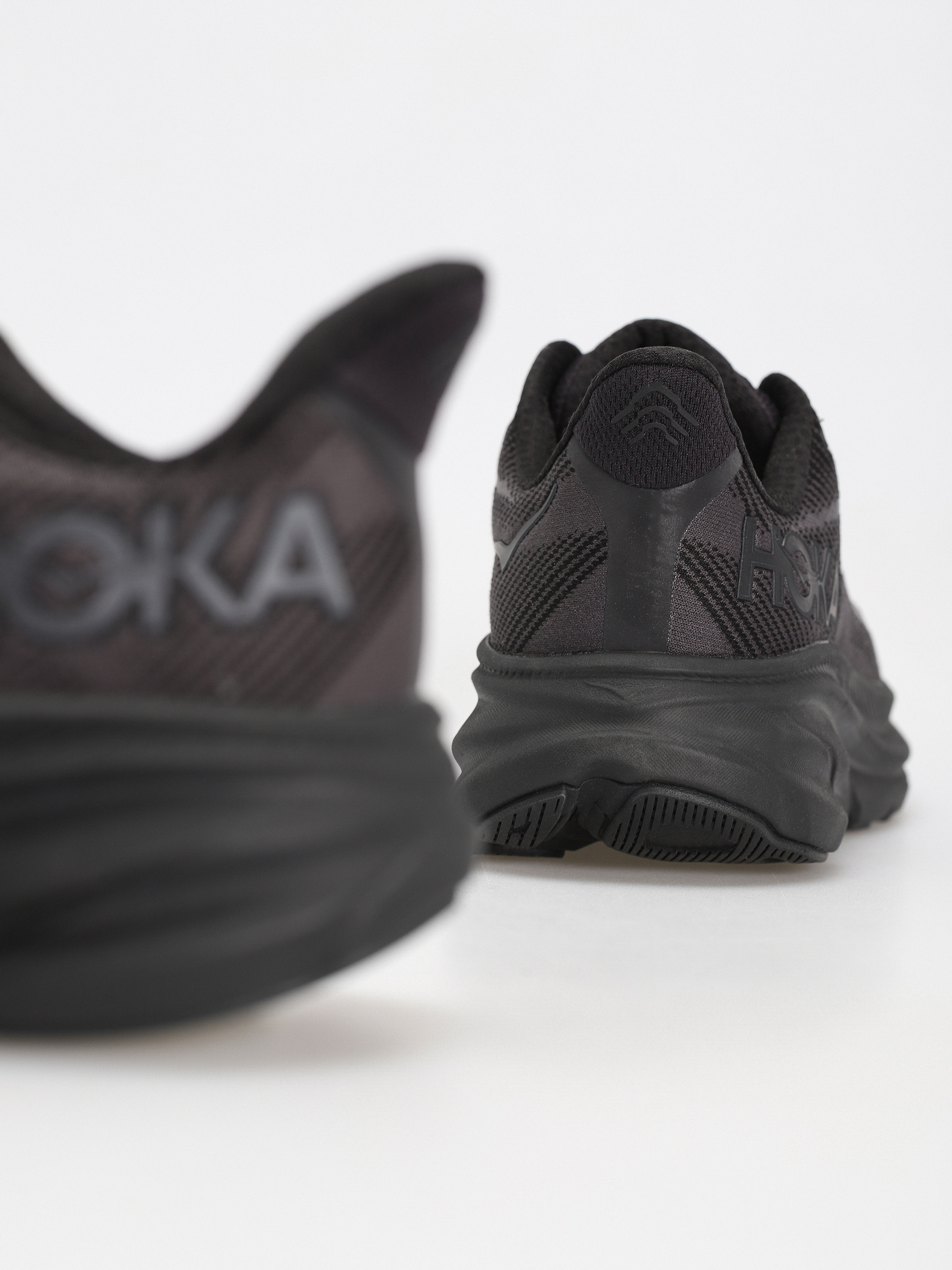 Hoka Clifton 9 Cipők (black/black)