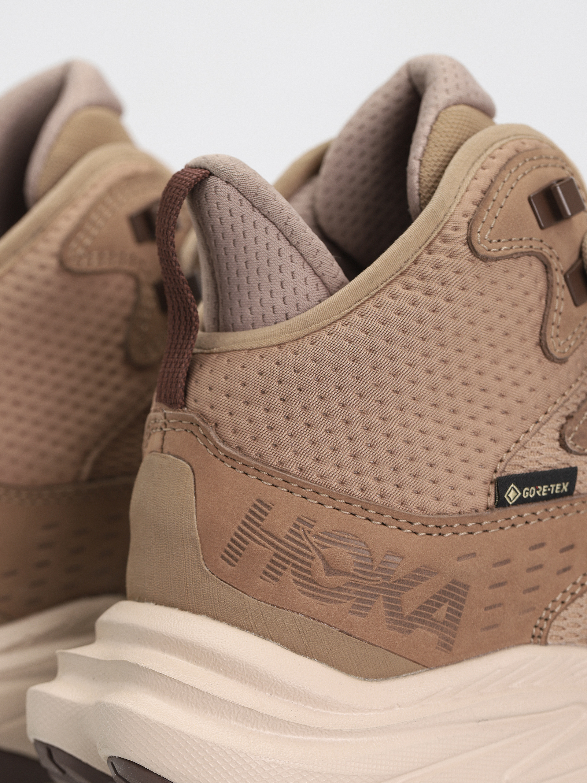 Hoka Anacapa 2 Mid GTX Cipők (black/black)