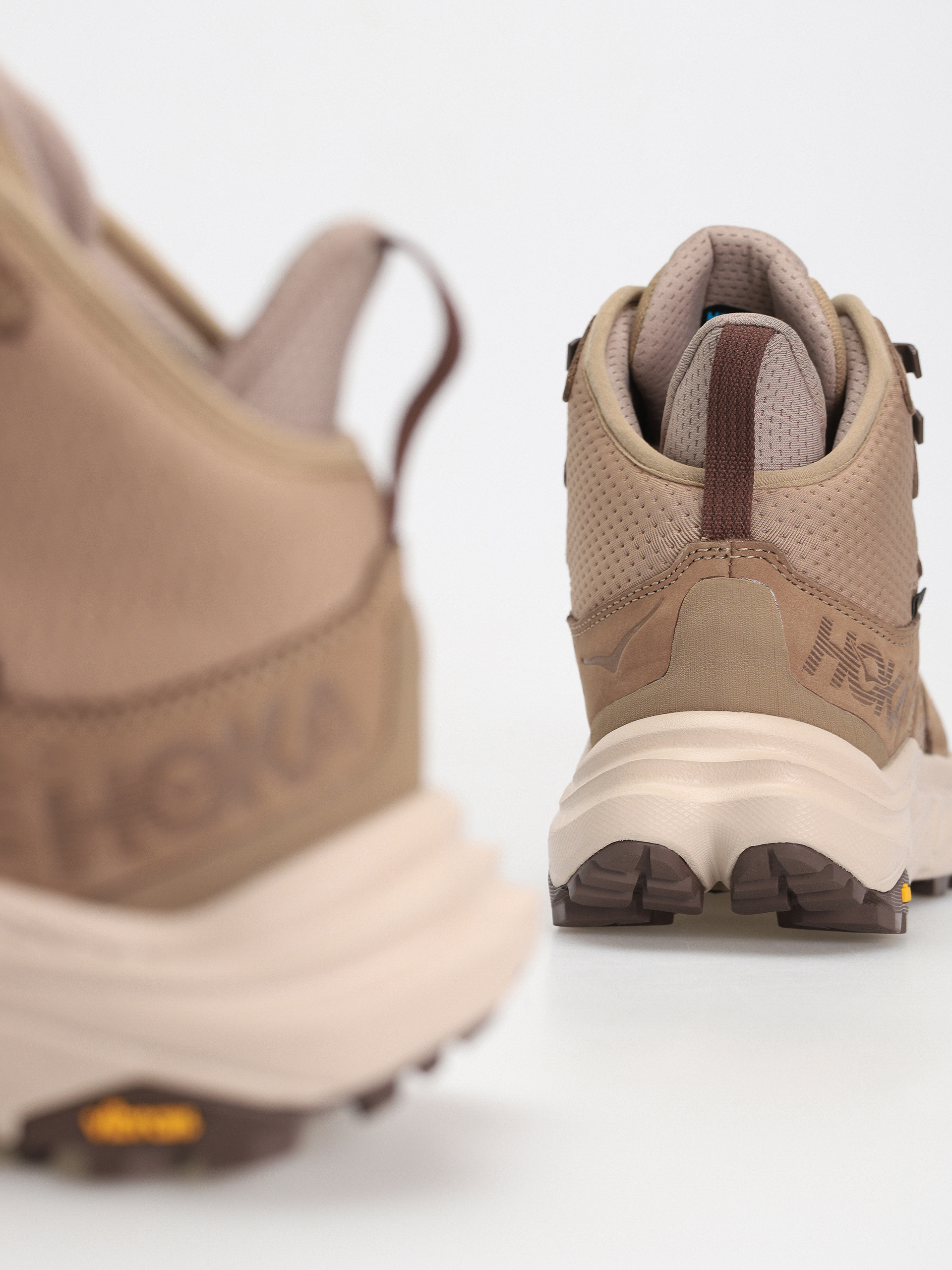 Hoka Anacapa 2 Mid GTX Cipők (black/black)