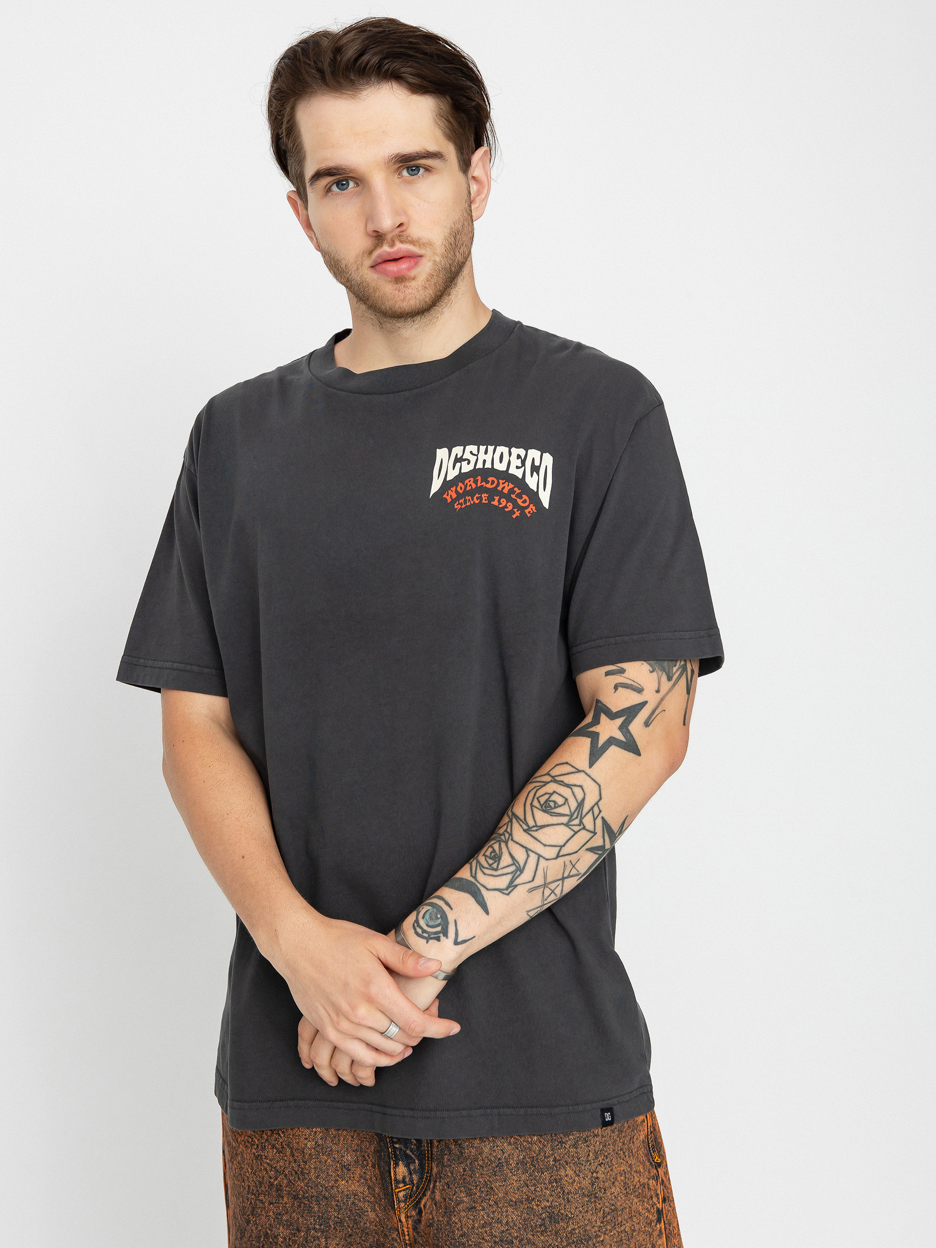 DC Defiant póló (pirate black enzyme)