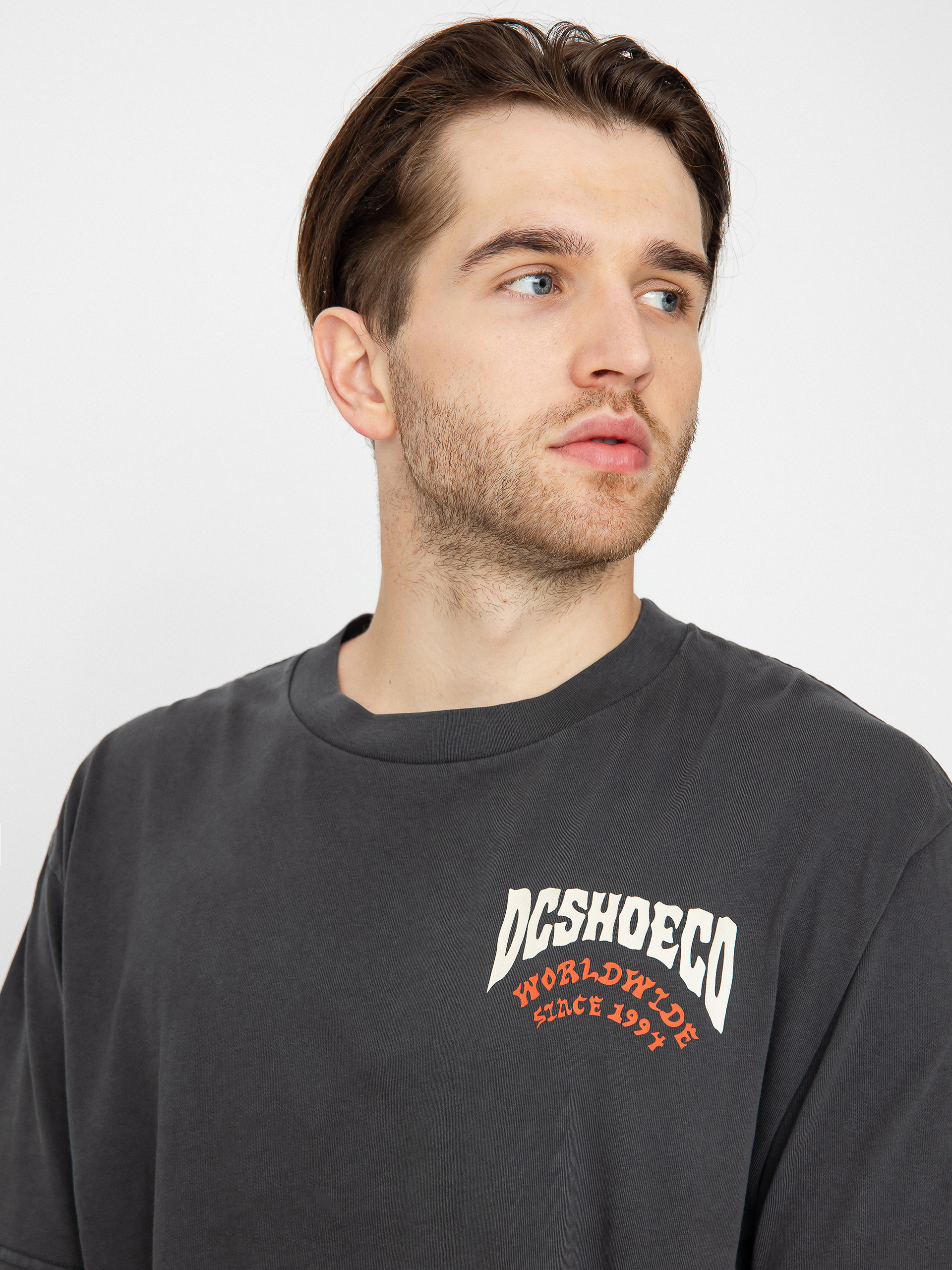 DC Defiant póló (pirate black enzyme)