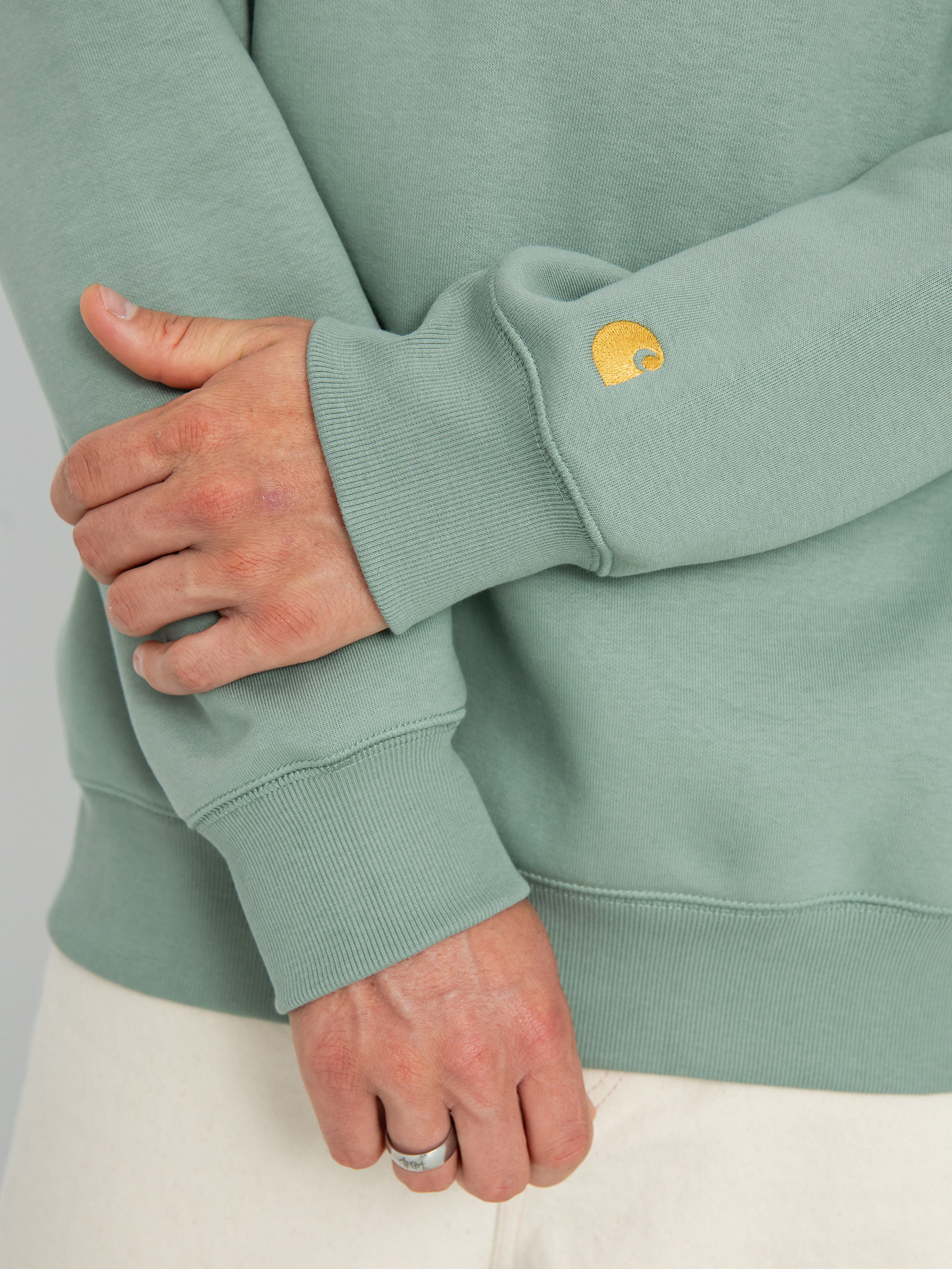 Carhartt WIP Chase Pulóver (glassy teal/gold)