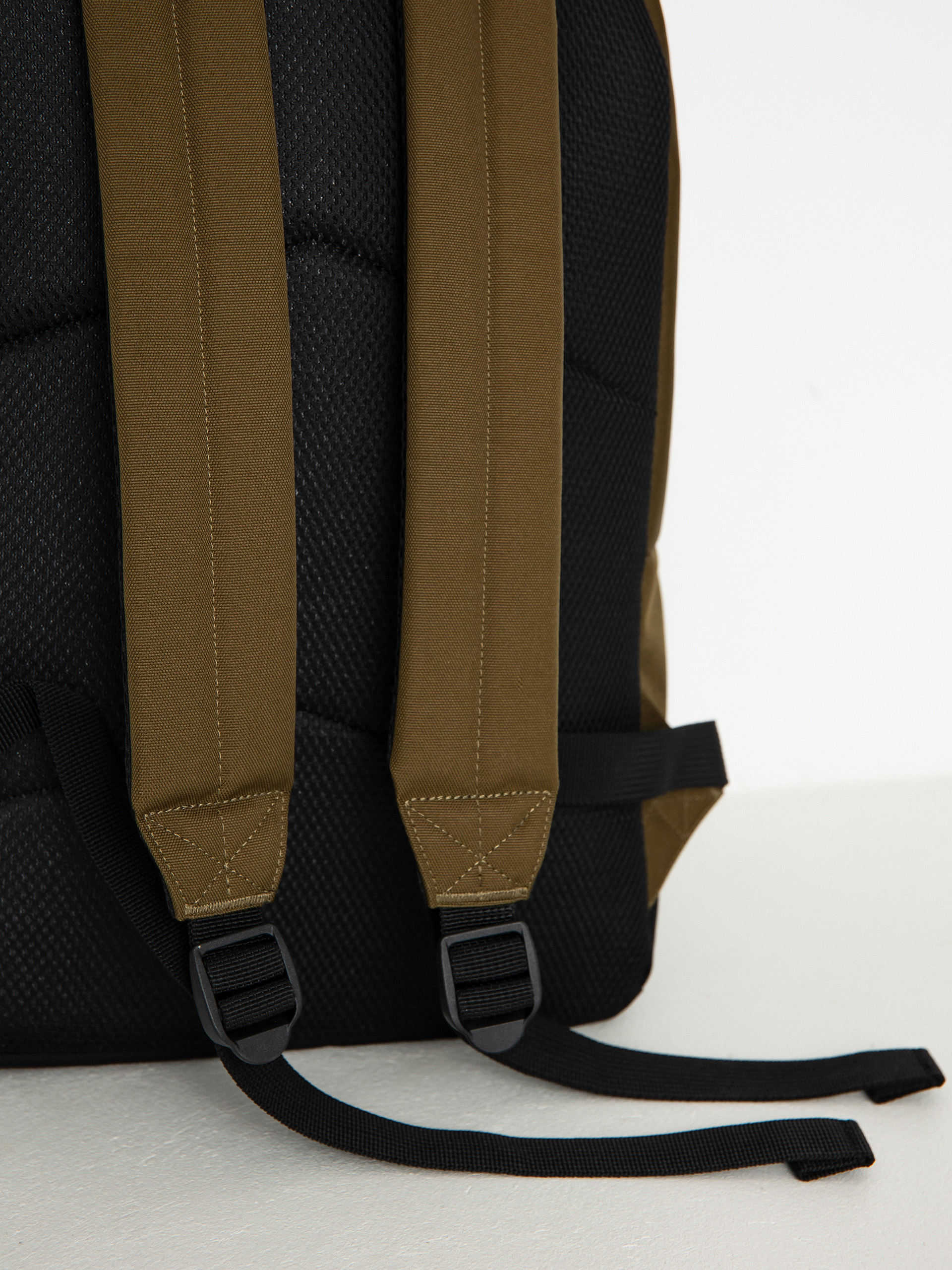 Carhartt WIP Jake Hátizsák (highland)