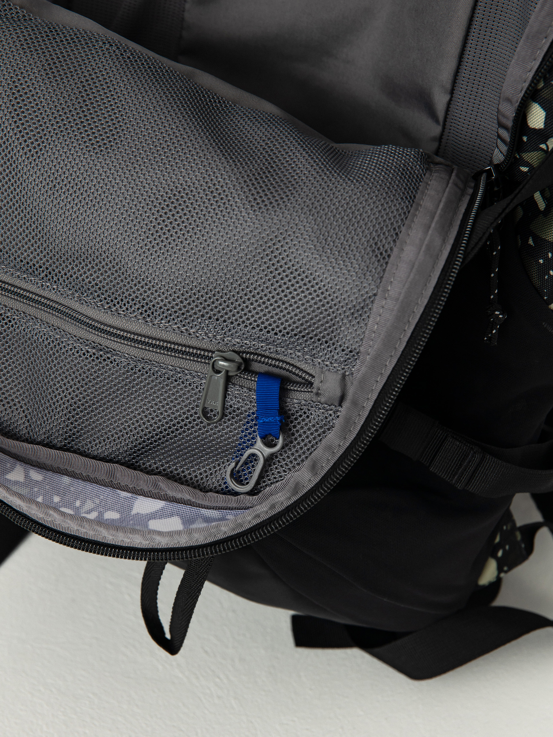 Burton Day Hiker 22L Hátizsák (sediment)