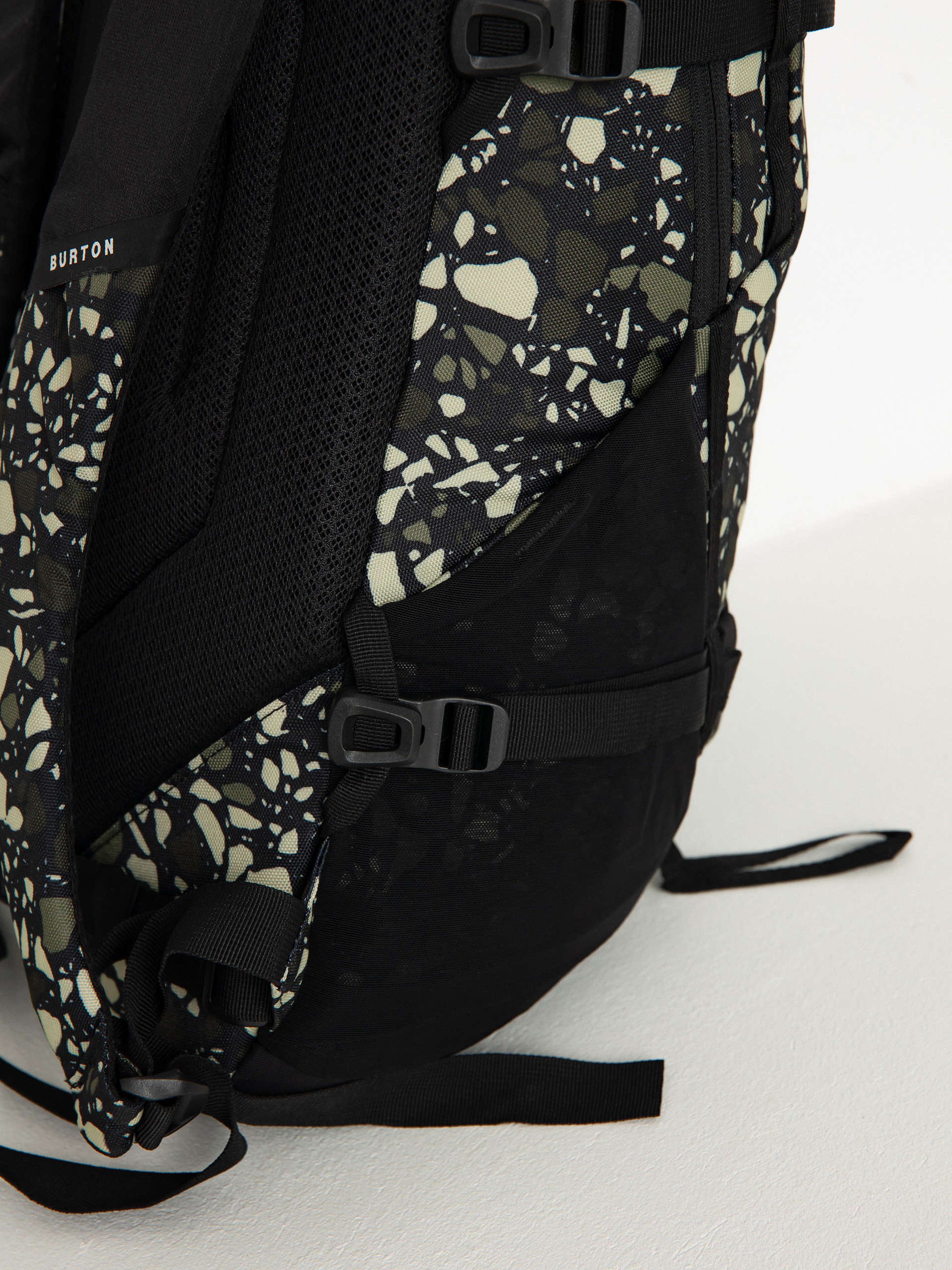 Burton Day Hiker 22L Hátizsák (sediment)