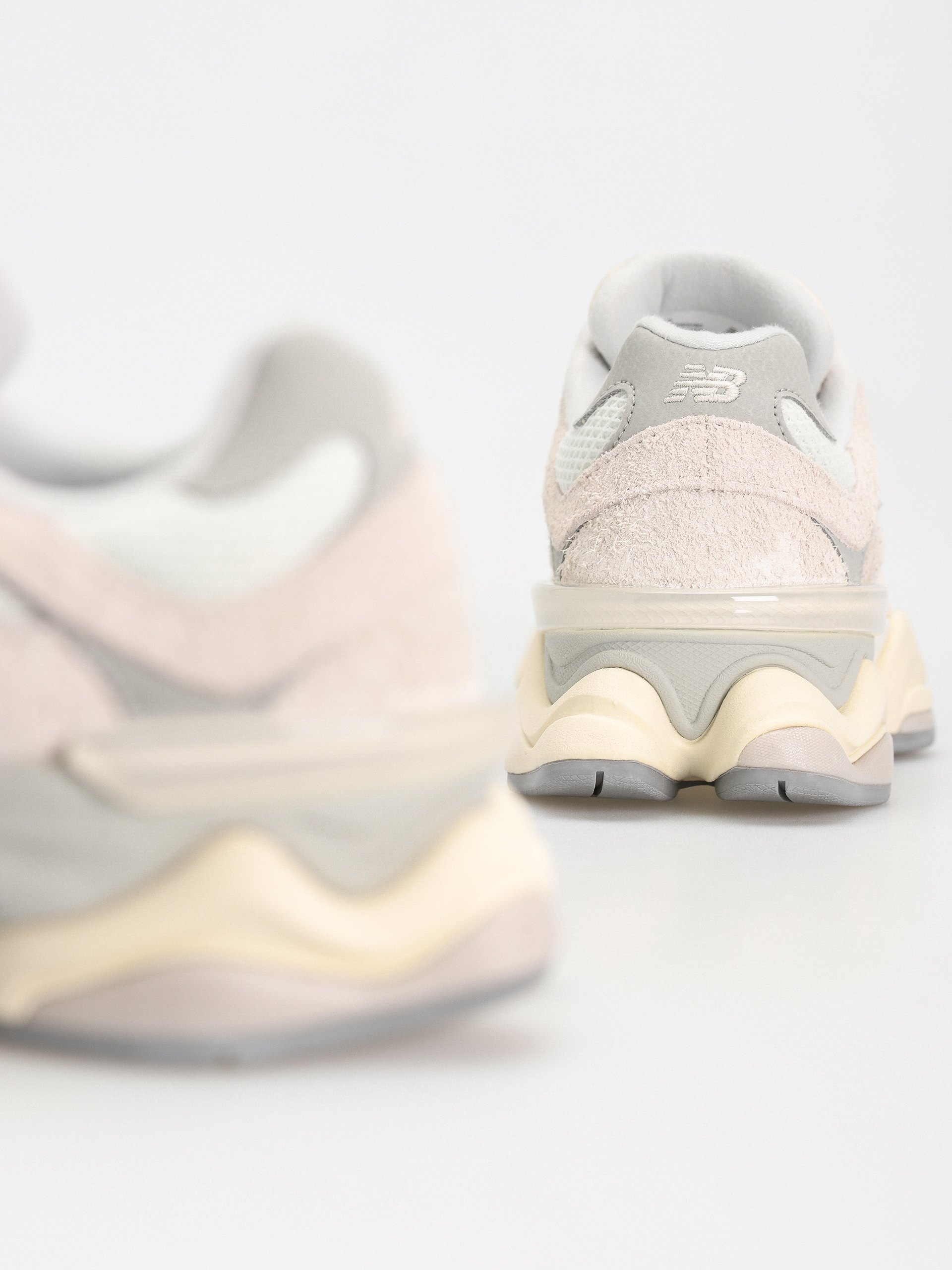 New Balance 9060 Cipők (sea salt)