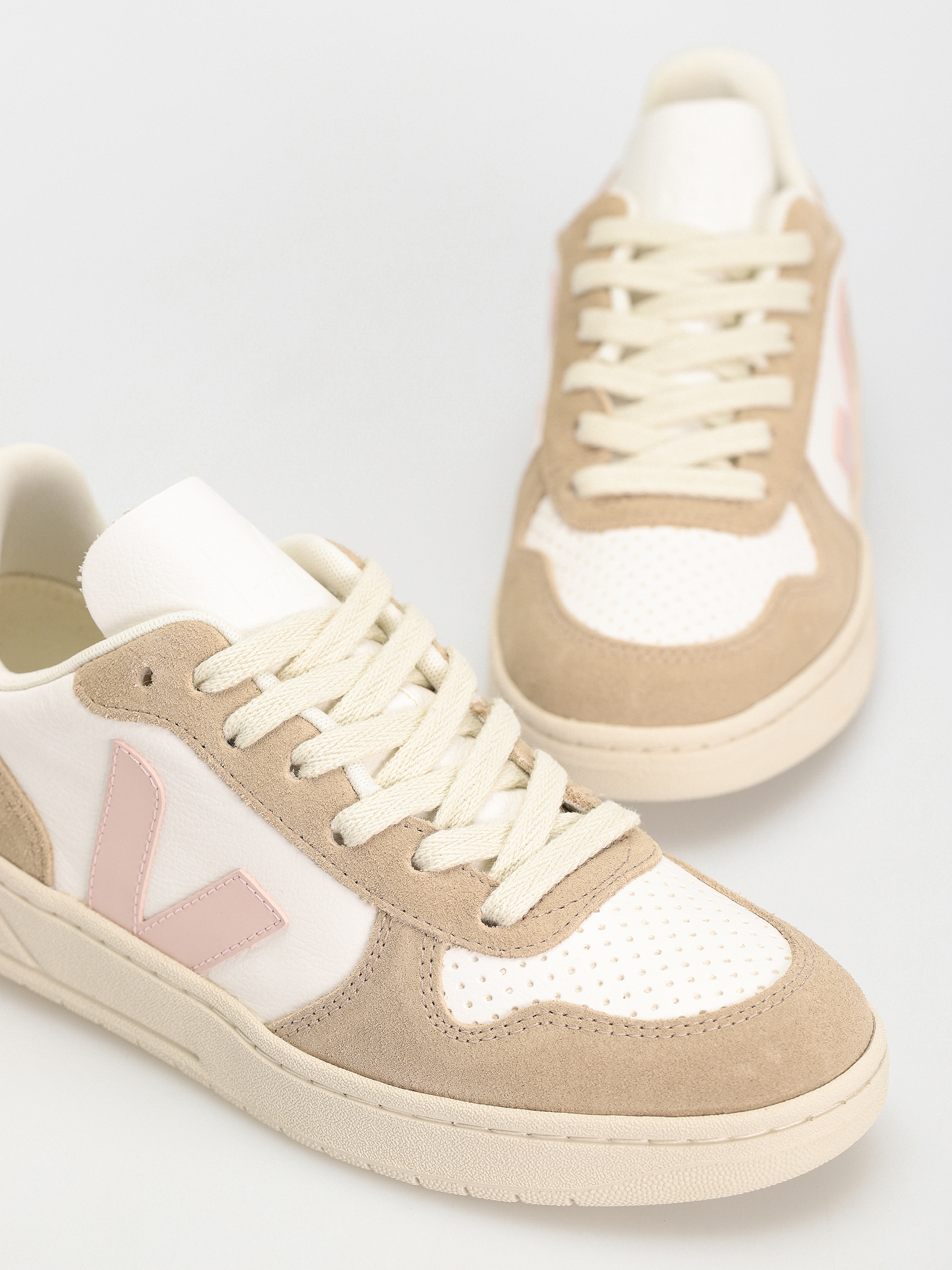 Veja V-10 Cipők Wmn (extra white petale sahara)