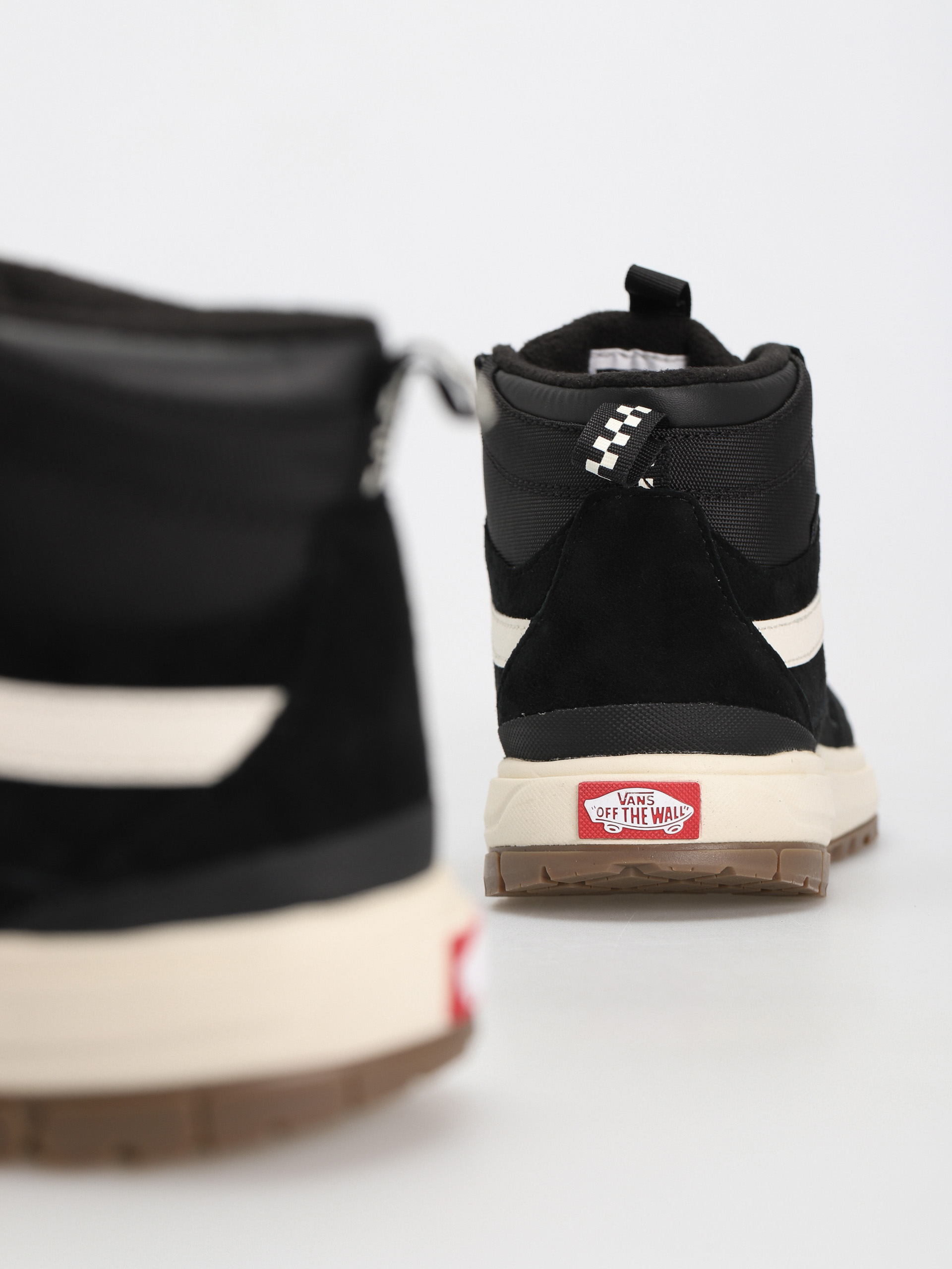 Vans Ultrarange Exo Hi Mte 1 Cipők (black/marshmallow)