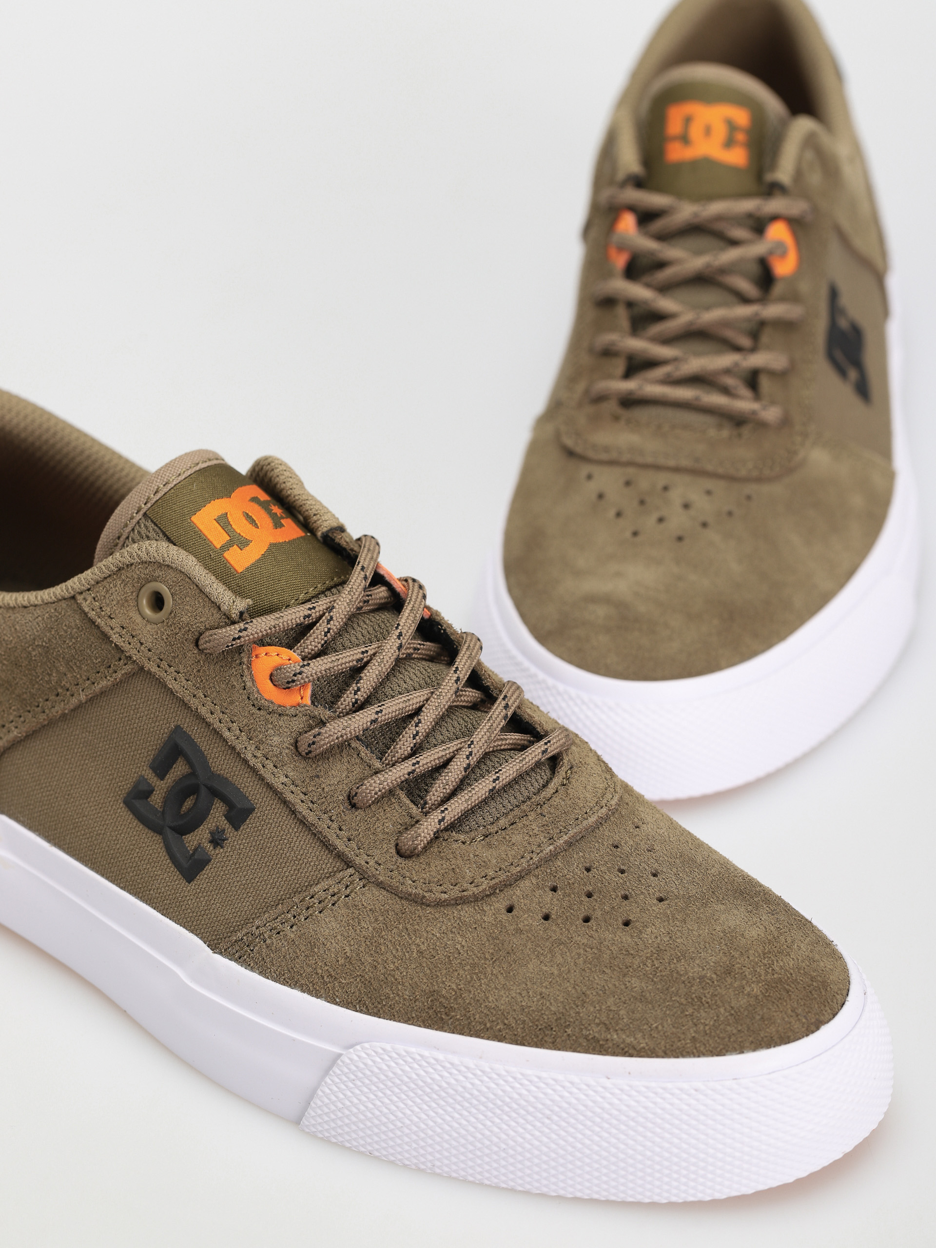 DC Teknic Cipők (olive camo)